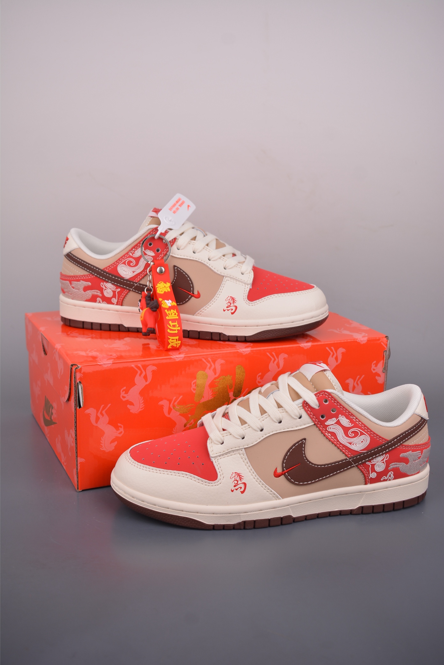 Nike SB Dunk Low 马年限定 JY6988-144-Top High Quatity Cheap Sneakers Fashion Clothing Clothes Bags handbags Shoes of all Brand wholesale With The best Quality And Beautiful Price from China Factory Chinese suppliers wholesaler seller Nike SB Dunk Low 马年限定 JY6988-144