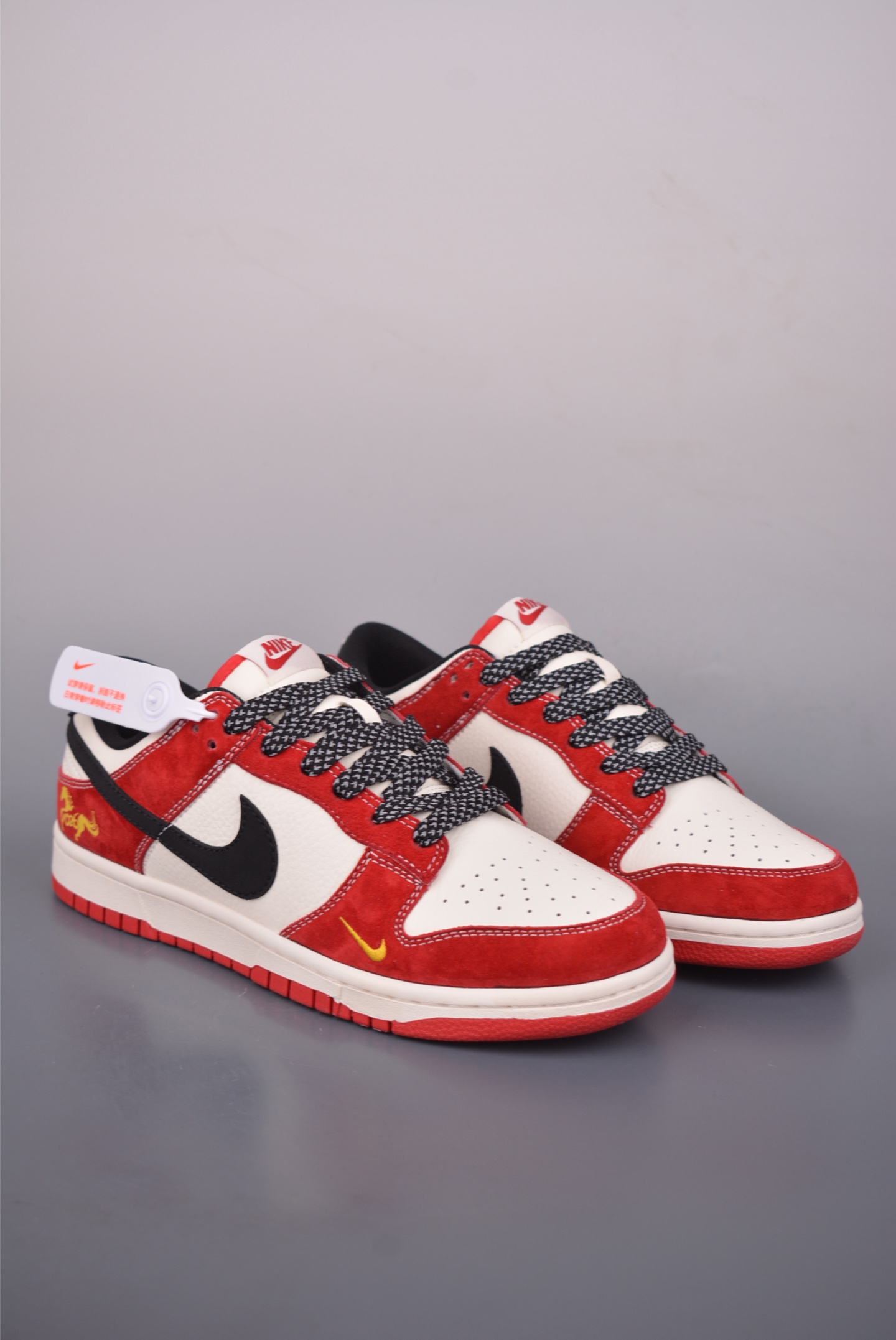 260 Nike SB Dunk Low 马年限定 CS1688-138-Chinese UA Cheap High Quatity Brand Clothes Bags handbags Sneakers wholesale wholesaler seller from China Factory suppliers Fashion Clothing Shoes best Quality Beautiful Price 260 Nike SB Dunk Low 马年限定 CS1688-138