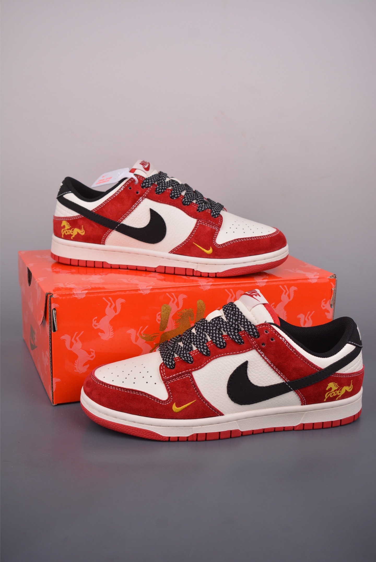 260 Nike SB Dunk Low 马年限定 CS1688-138-Chinese UA Cheap High Quatity Brand Clothes Bags handbags Sneakers wholesale wholesaler seller from China Factory suppliers Fashion Clothing Shoes best Quality Beautiful Price 260 Nike SB Dunk Low 马年限定 CS1688-138