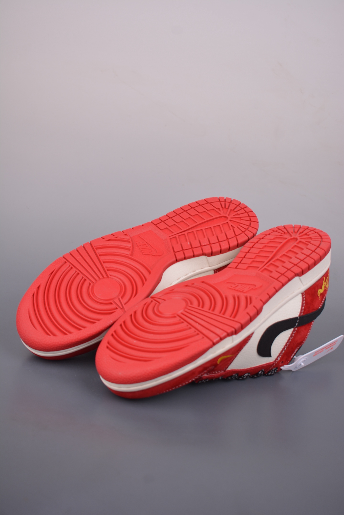 260 Nike SB Dunk Low 马年限定 CS1688-138-Chinese UA Cheap High Quatity Brand Clothes Bags handbags Sneakers wholesale wholesaler seller from China Factory suppliers Fashion Clothing Shoes best Quality Beautiful Price 260 Nike SB Dunk Low 马年限定 CS1688-138