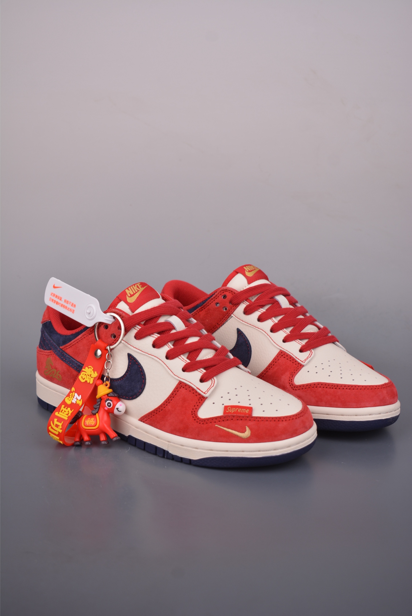 260 Nike SB Dunk Low 马年限定 HG0026-008-Chinese UA Cheap High Quatity Brand Clothes Bags handbags Sneakers wholesale wholesaler seller from China Factory suppliers Fashion Clothing Shoes best Quality Beautiful Price 260 Nike SB Dunk Low 马年限定 HG0026-008