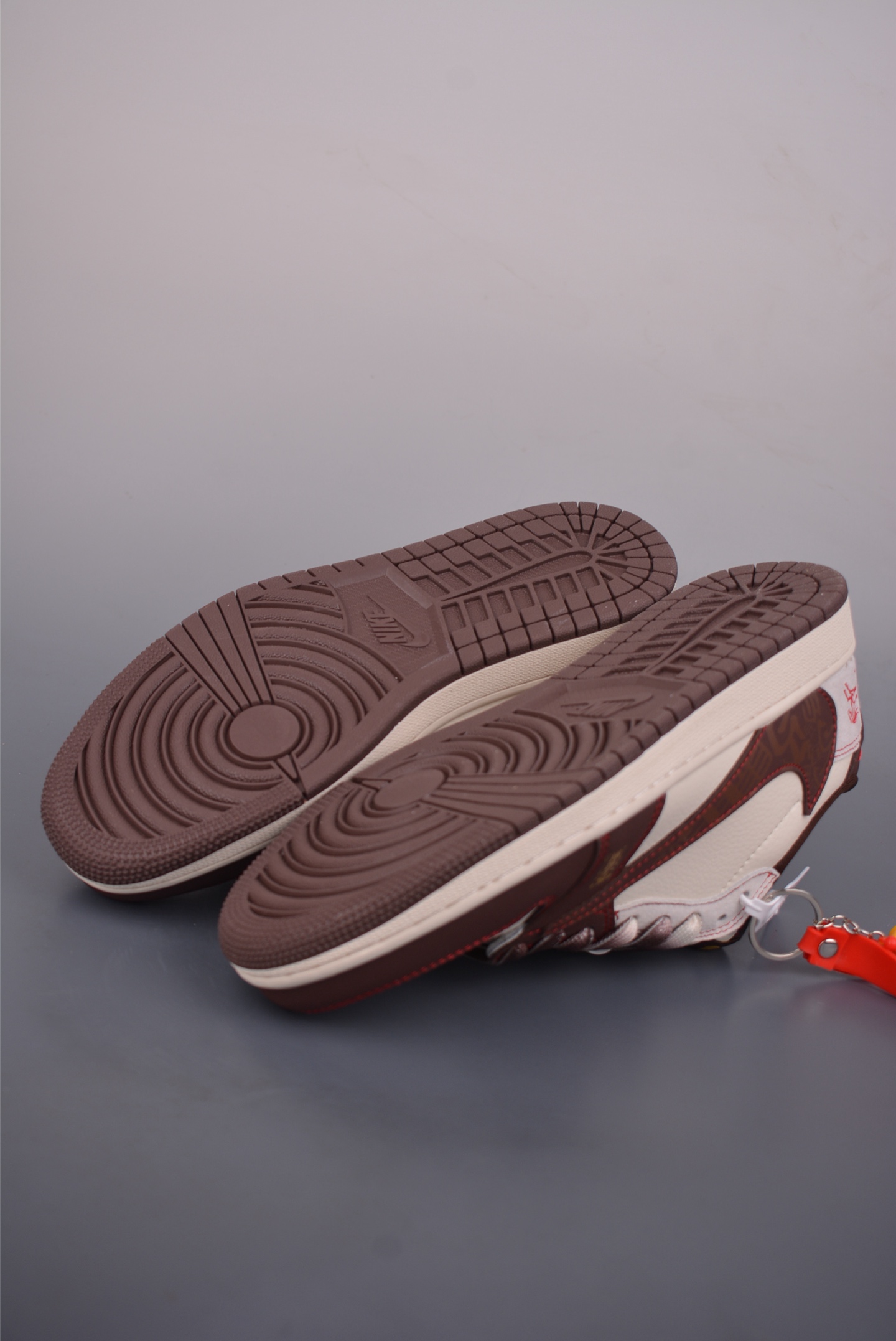 Fragment x Travis Scott x 马年限定 Air Jordan 1 Low 三方联名倒钩 JJ2508-104-Top High Quatity Cheap Sneakers Fashion Clothing Clothes Bags handbags Shoes of all Brand wholesale With The best Quality And Beautiful Price from China Factory Chinese suppliers wholesaler seller Fragment x Travis Scott x 马年限定 Air Jordan 1 Low 三方联名倒钩 JJ2508-104