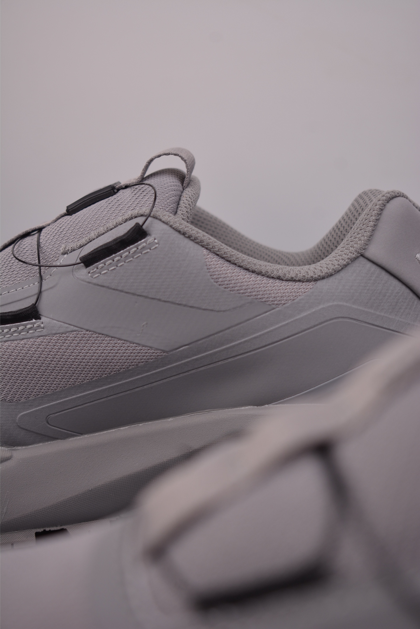 DESCENTE迪桑特 SNOW TREK GTX 时尚休闲运动覆盖防水男子越野跑鞋 D5131SSN38-Top High Quatity Cheap Sneakers Fashion Clothing Clothes Bags handbags Shoes of all Brand wholesale With The best Quality And Beautiful Price from China Factory Chinese suppliers wholesaler seller DESCENTE迪桑特 SNOW TREK GTX 时尚休闲运动覆盖防水男子越野跑鞋 D5131SSN38