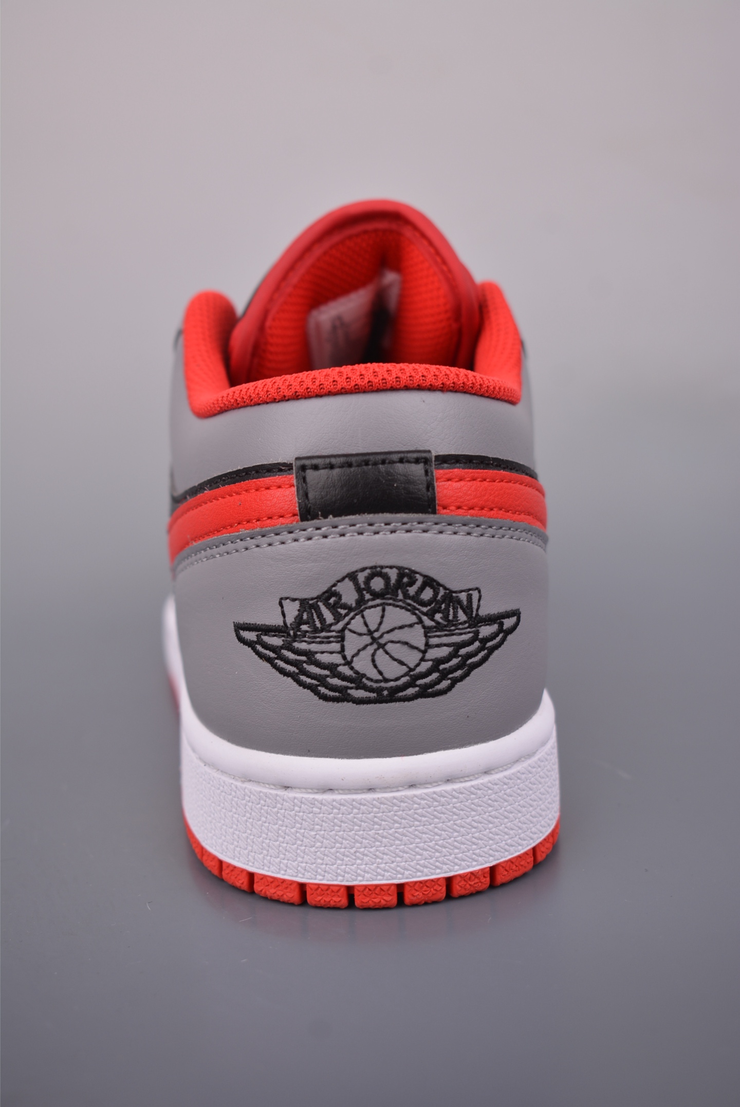 200 Air Jordan 1 Low 黑灰红 AJ1乔1低帮休闲板鞋 553558-060-Chinese UA Cheap High Quatity Brand Clothes Bags handbags Sneakers wholesale wholesaler seller from China Factory suppliers Fashion Clothing Shoes best Quality Beautiful Price 200 Air Jordan 1 Low 黑灰红 AJ1乔1低帮休闲板鞋 553558-060