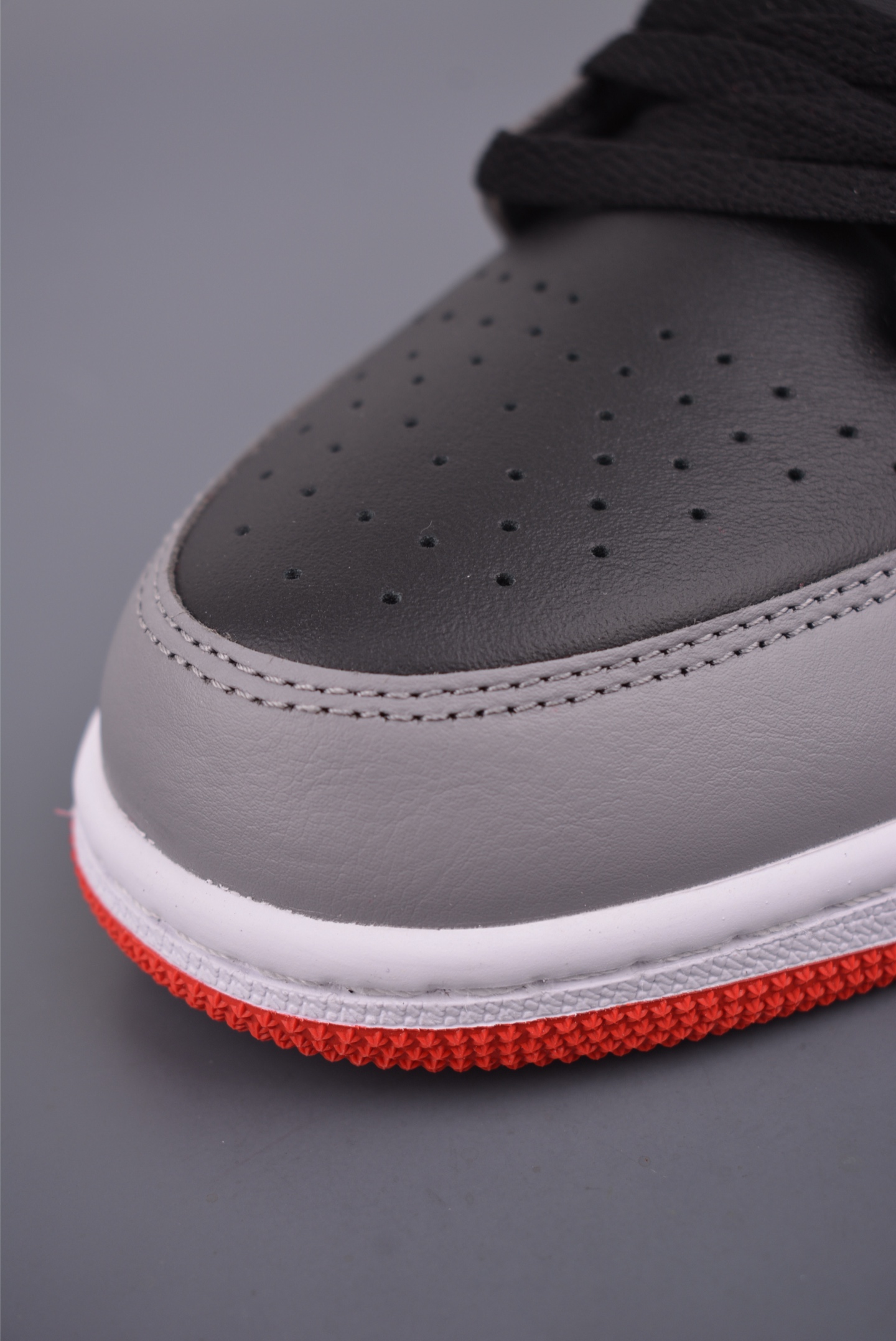 200 Air Jordan 1 Low 黑灰红 AJ1乔1低帮休闲板鞋 553558-060-Chinese UA Cheap High Quatity Brand Clothes Bags handbags Sneakers wholesale wholesaler seller from China Factory suppliers Fashion Clothing Shoes best Quality Beautiful Price 200 Air Jordan 1 Low 黑灰红 AJ1乔1低帮休闲板鞋 553558-060
