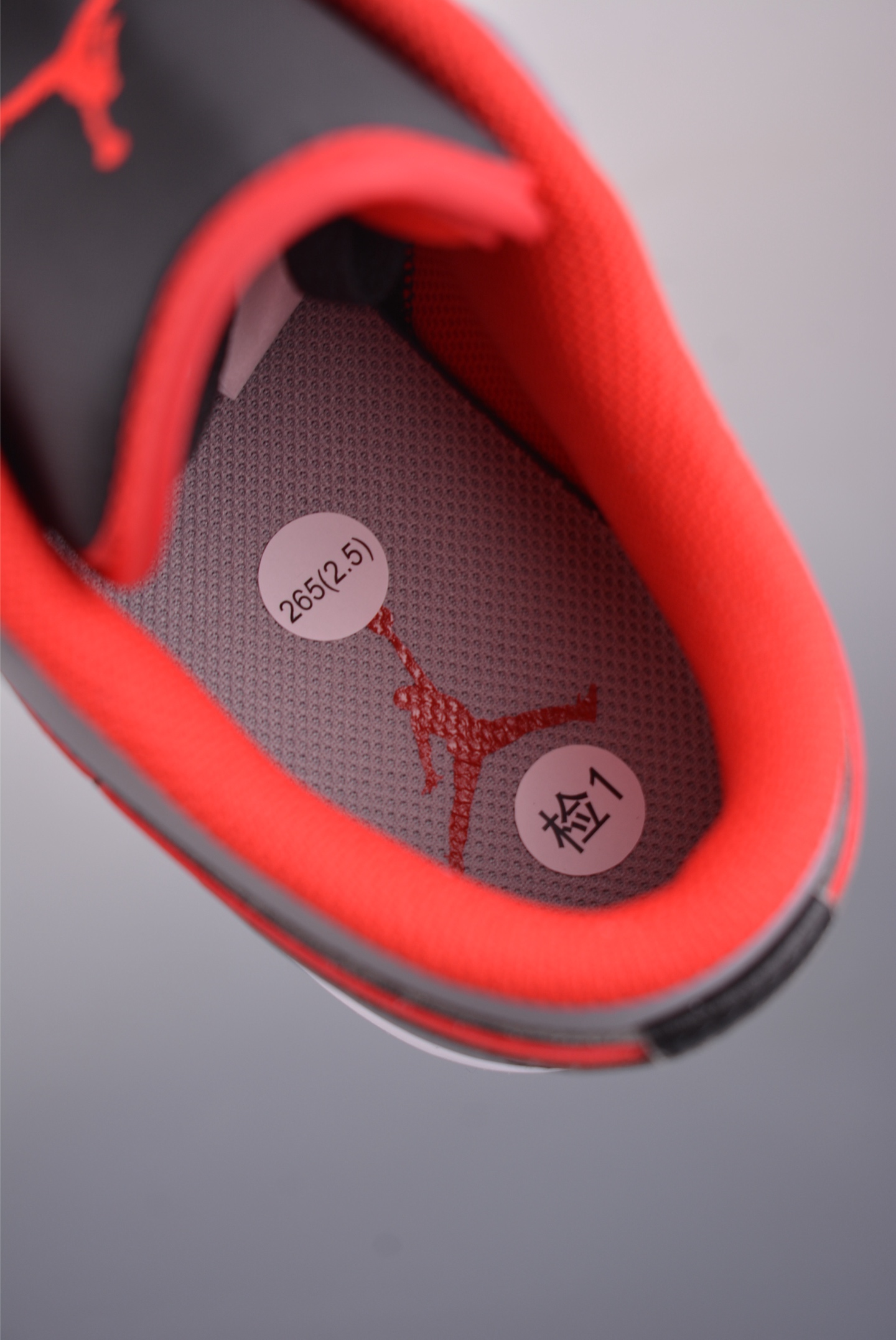 200 Air Jordan 1 Low 黑灰红 AJ1乔1低帮休闲板鞋 553558-060-Chinese UA Cheap High Quatity Brand Clothes Bags handbags Sneakers wholesale wholesaler seller from China Factory suppliers Fashion Clothing Shoes best Quality Beautiful Price 200 Air Jordan 1 Low 黑灰红 AJ1乔1低帮休闲板鞋 553558-060