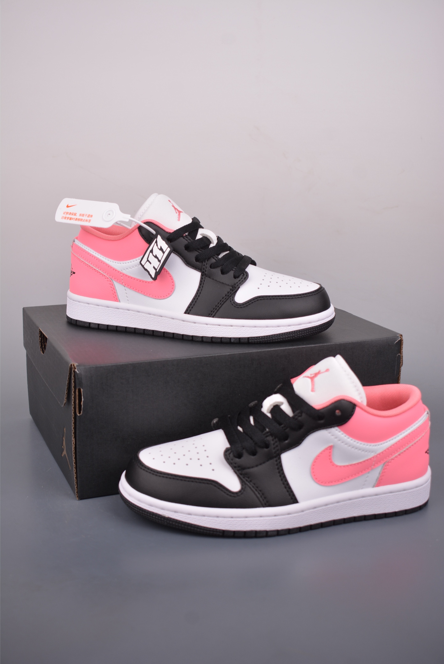 200 Air Jordan 1 Low 黑粉 AJ1乔1低帮休闲板鞋 553560-025-Chinese UA Cheap High Quatity Brand Clothes Bags handbags Sneakers wholesale wholesaler seller from China Factory suppliers Fashion Clothing Shoes best Quality Beautiful Price 200 Air Jordan 1 Low 黑粉 AJ1乔1低帮休闲板鞋 553560-025