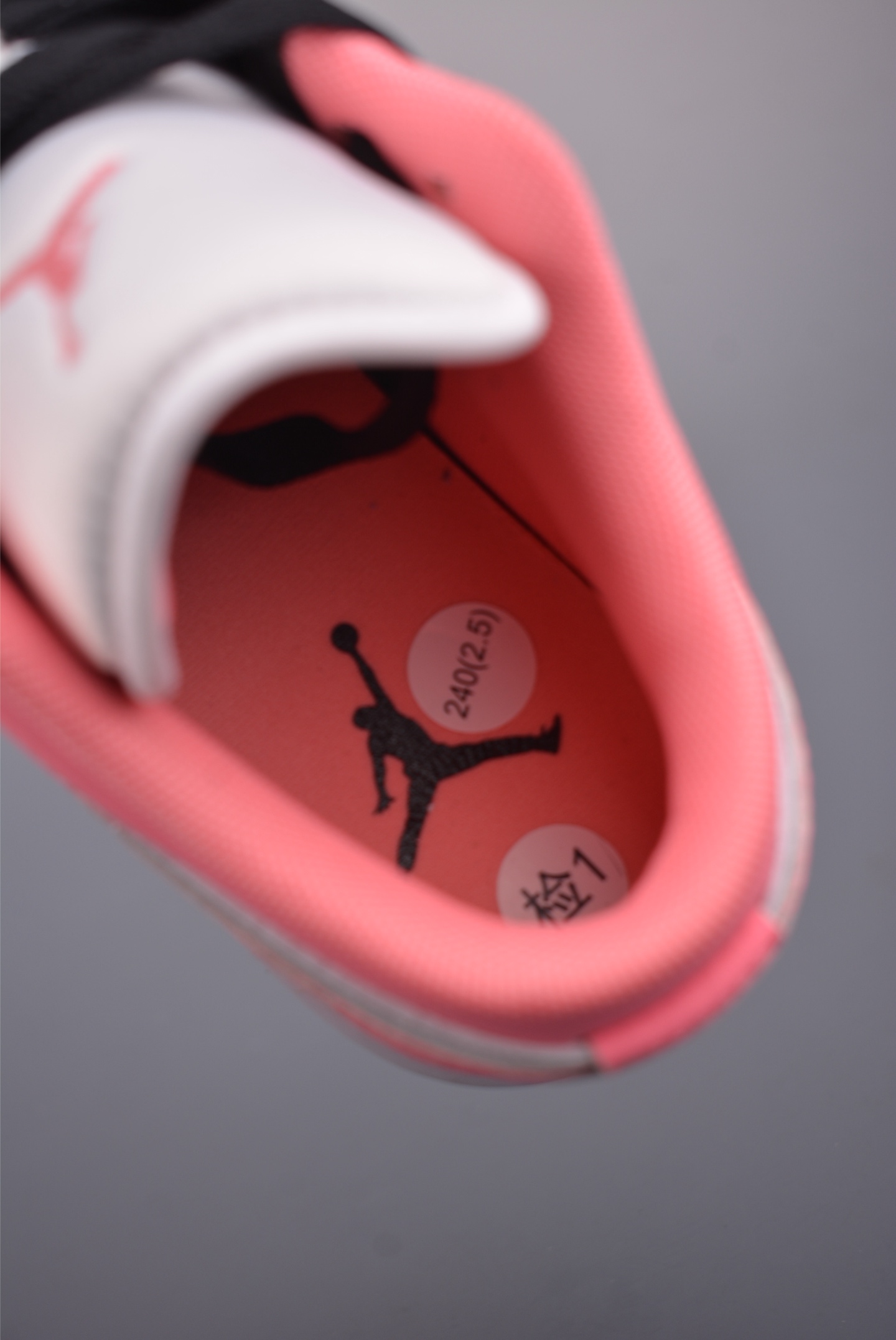 200 Air Jordan 1 Low 黑粉 AJ1乔1低帮休闲板鞋 553560-025-Chinese UA Cheap High Quatity Brand Clothes Bags handbags Sneakers wholesale wholesaler seller from China Factory suppliers Fashion Clothing Shoes best Quality Beautiful Price 200 Air Jordan 1 Low 黑粉 AJ1乔1低帮休闲板鞋 553560-025