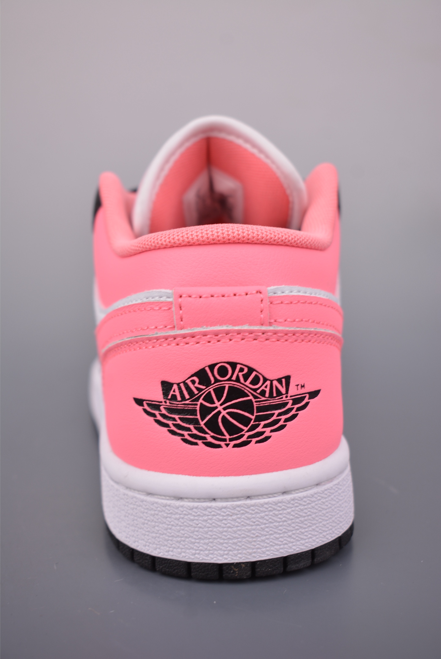 200 Air Jordan 1 Low 黑粉 AJ1乔1低帮休闲板鞋 553560-025-Chinese UA Cheap High Quatity Brand Clothes Bags handbags Sneakers wholesale wholesaler seller from China Factory suppliers Fashion Clothing Shoes best Quality Beautiful Price 200 Air Jordan 1 Low 黑粉 AJ1乔1低帮休闲板鞋 553560-025