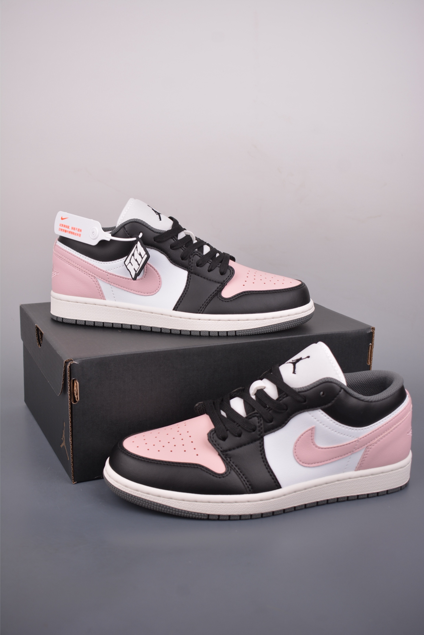 200 Air Jordan 1 Low 黑粉 AJ1乔1低帮休闲板鞋 553560-044-Chinese UA Cheap High Quatity Brand Clothes Bags handbags Sneakers wholesale wholesaler seller from China Factory suppliers Fashion Clothing Shoes best Quality Beautiful Price 200 Air Jordan 1 Low 黑粉 AJ1乔1低帮休闲板鞋 553560-044