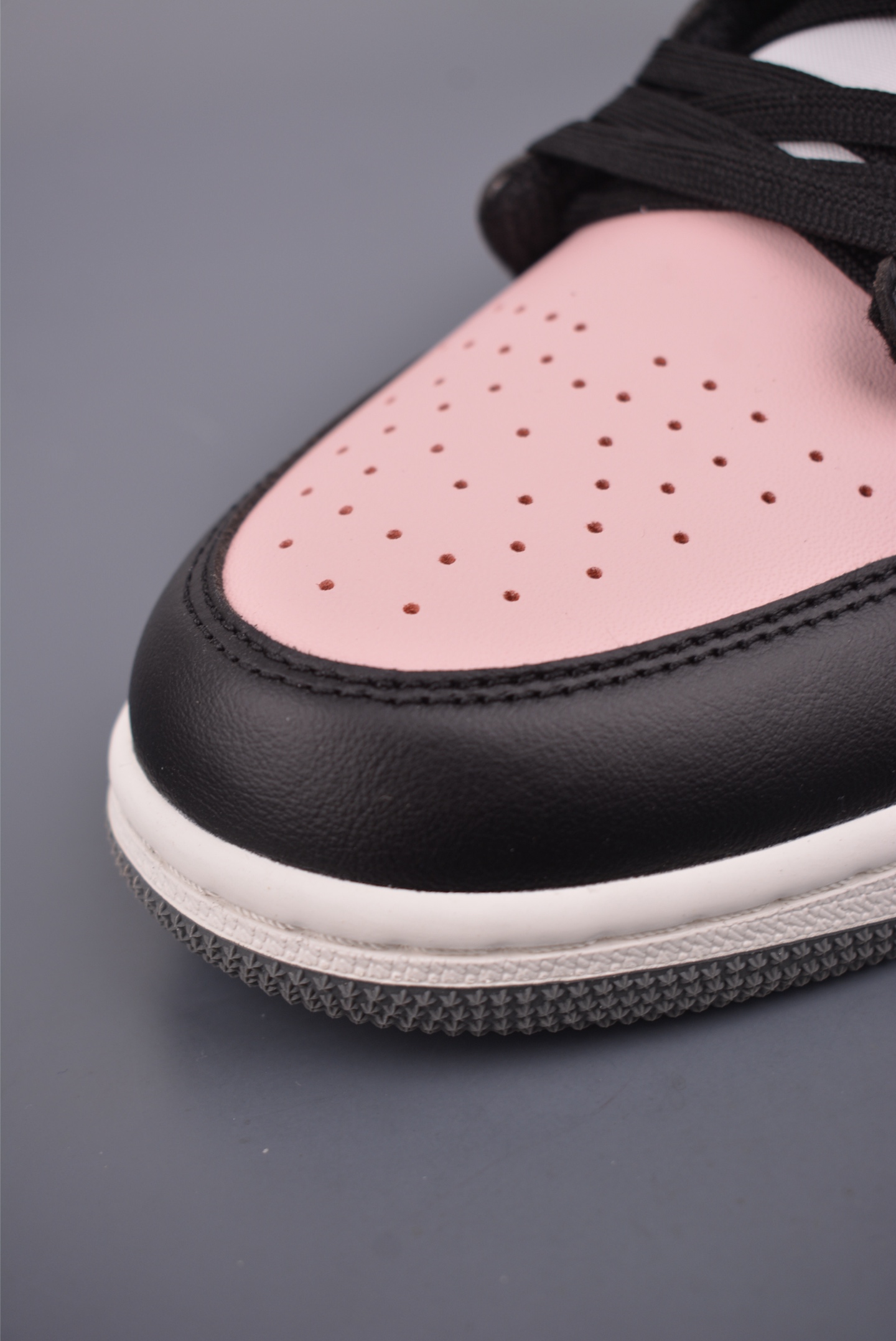 200 Air Jordan 1 Low 黑粉 AJ1乔1低帮休闲板鞋 553560-044-Chinese UA Cheap High Quatity Brand Clothes Bags handbags Sneakers wholesale wholesaler seller from China Factory suppliers Fashion Clothing Shoes best Quality Beautiful Price 200 Air Jordan 1 Low 黑粉 AJ1乔1低帮休闲板鞋 553560-044