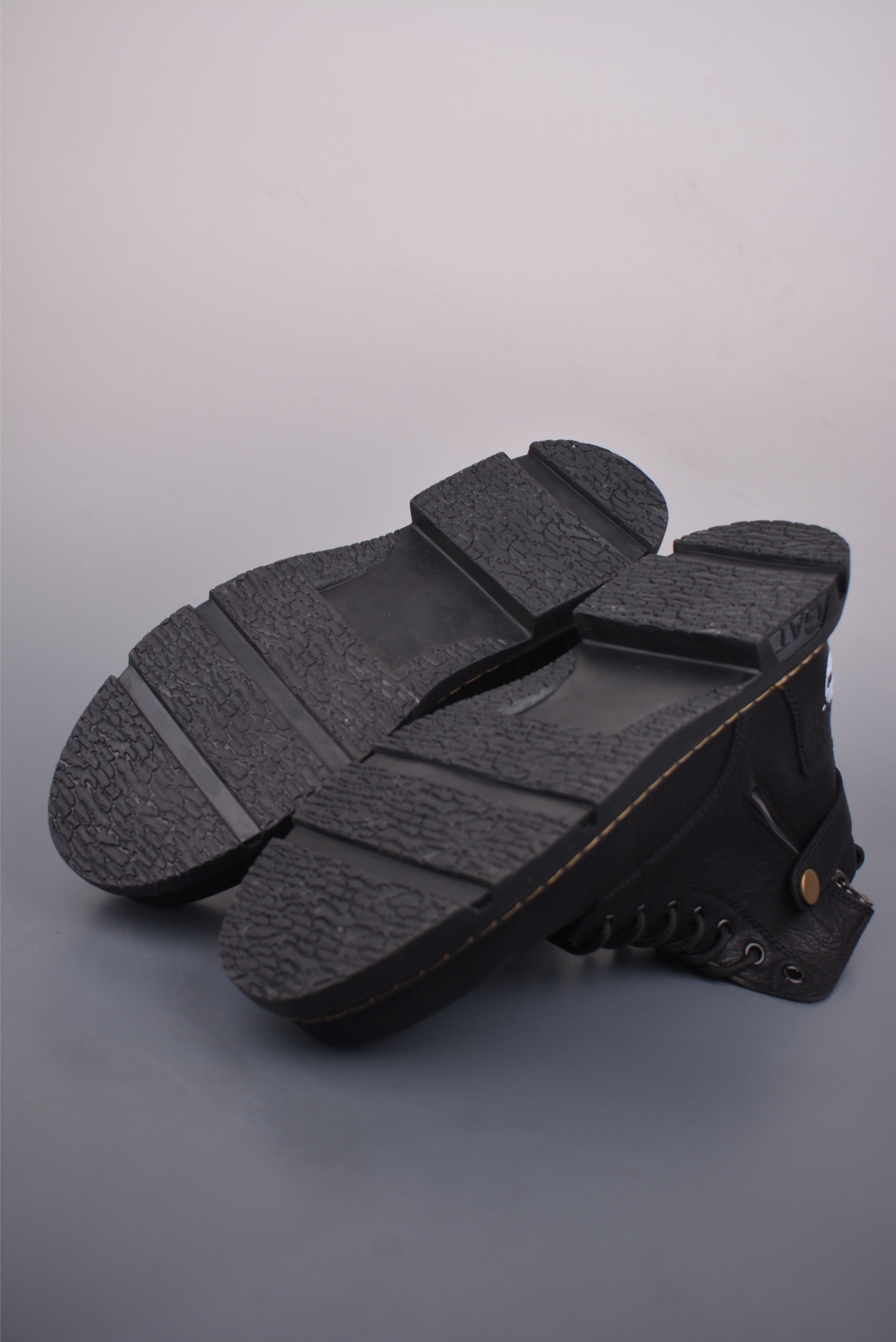 Timberland添柏岚/天伯伦 经典款 25ss新款中帮 TB99892