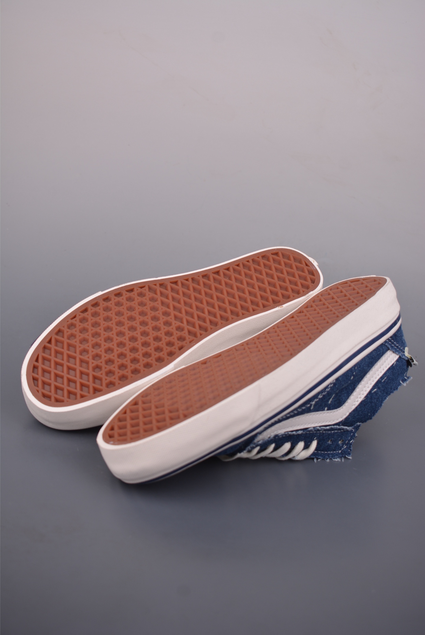 Vans x INVINCIBLE 2.0 解构撕撕乐 Vans与INVINCIBLE再度携手 VN000XUKGTW 黑色 VN000E9HGTL 蓝色-Top High Quatity Cheap Sneakers Fashion Clothing Clothes Bags handbags Shoes of all Brand wholesale With The best Quality And Beautiful Price from China Factory Chinese suppliers wholesaler seller Vans x INVINCIBLE 2.0 解构撕撕乐 Vans与INVINCIBLE再度携手 VN000XUKGTW 黑色 VN000E9HGTL 蓝色