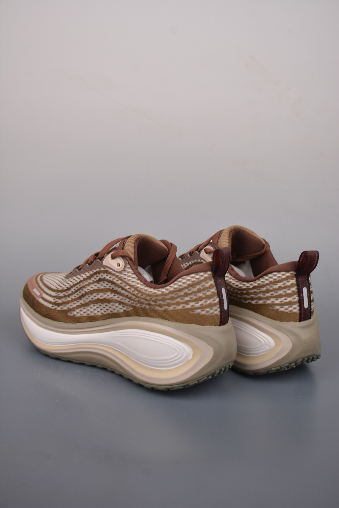 Nike Air Zoom Vomero Plus IO4482-001 Nike Air Zoom Vomero Plus IO4482-001