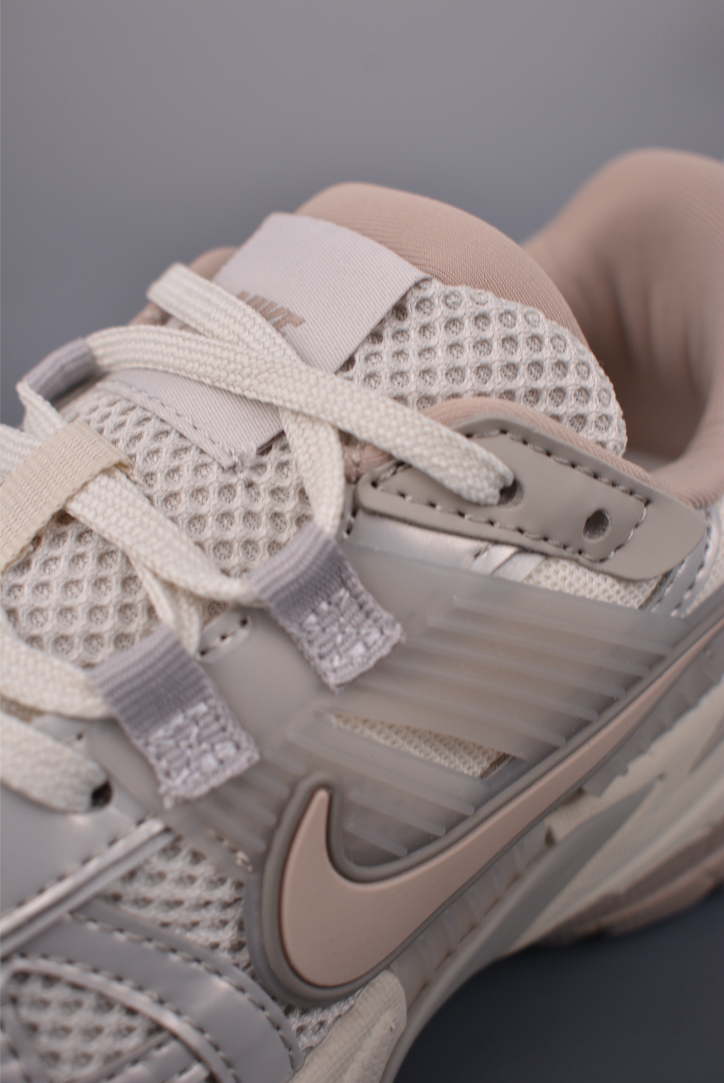 NIKE V2K Runtekk 版本 减震防滑复古低帮跑步鞋 FD0736-011-Top High Quatity Cheap Sneakers Fashion Clothing Clothes Bags handbags Shoes of all Brand wholesale With The best Quality And Beautiful Price from China Factory Chinese suppliers wholesaler seller NIKE V2K Runtekk 版本 减震防滑复古低帮跑步鞋 FD0736-011