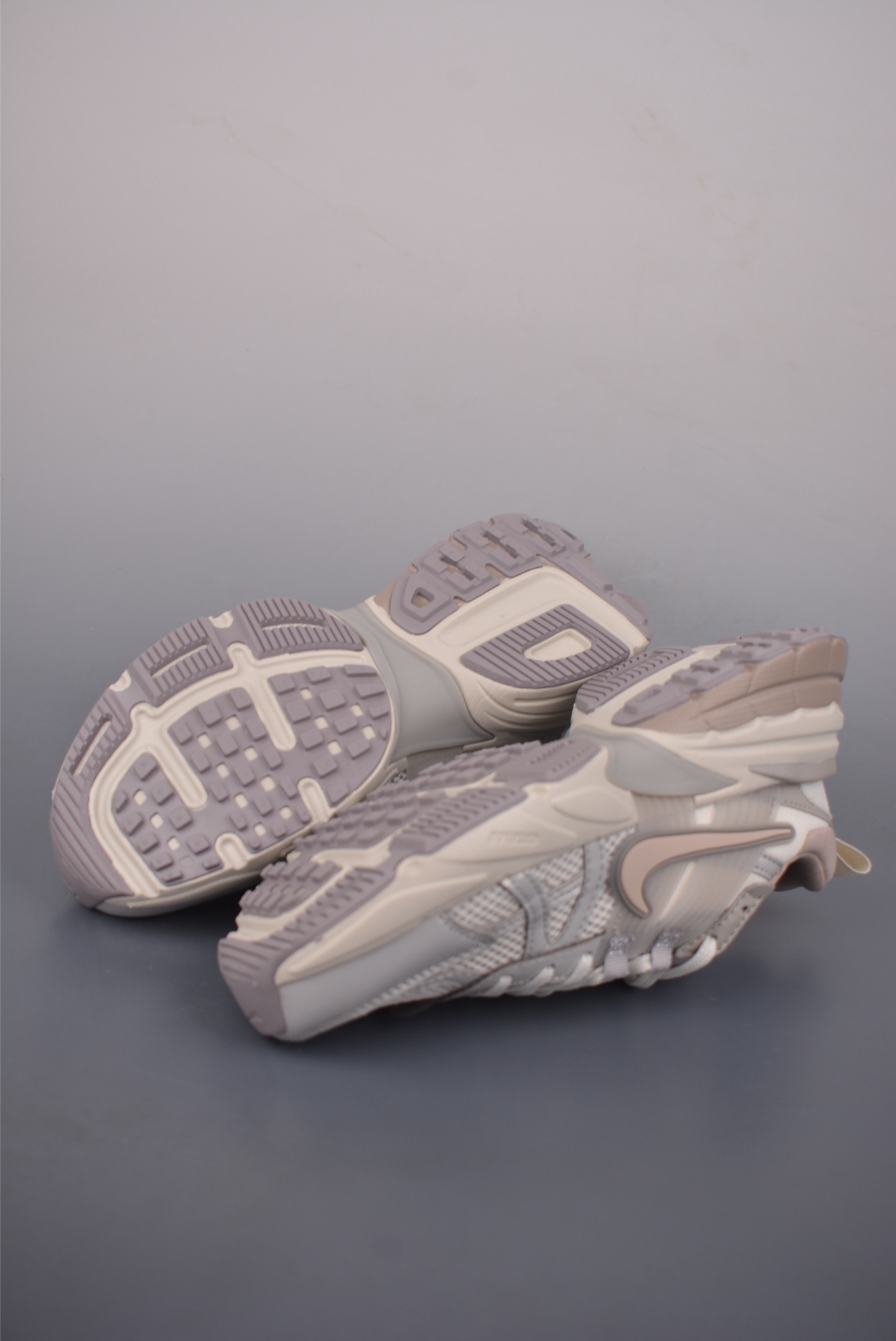 NIKE V2K Runtekk 版本 减震防滑复古低帮跑步鞋 FD0736-011-Top High Quatity Cheap Sneakers Fashion Clothing Clothes Bags handbags Shoes of all Brand wholesale With The best Quality And Beautiful Price from China Factory Chinese suppliers wholesaler seller NIKE V2K Runtekk 版本 减震防滑复古低帮跑步鞋 FD0736-011
