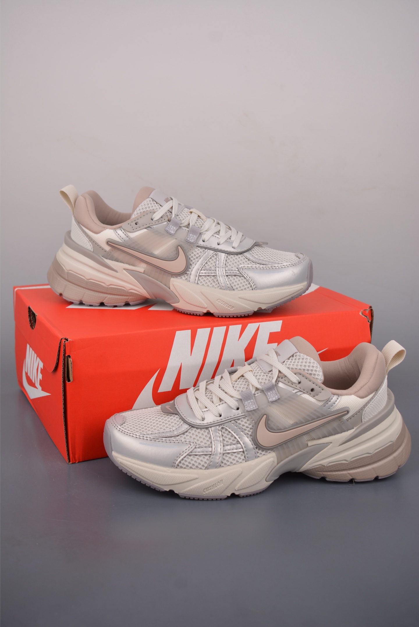 NIKE V2K Runtekk 版本 减震防滑复古低帮跑步鞋 FD0736-011-Top High Quatity Cheap Sneakers Fashion Clothing Clothes Bags handbags Shoes of all Brand wholesale With The best Quality And Beautiful Price from China Factory Chinese suppliers wholesaler seller NIKE V2K Runtekk 版本 减震防滑复古低帮跑步鞋 FD0736-011