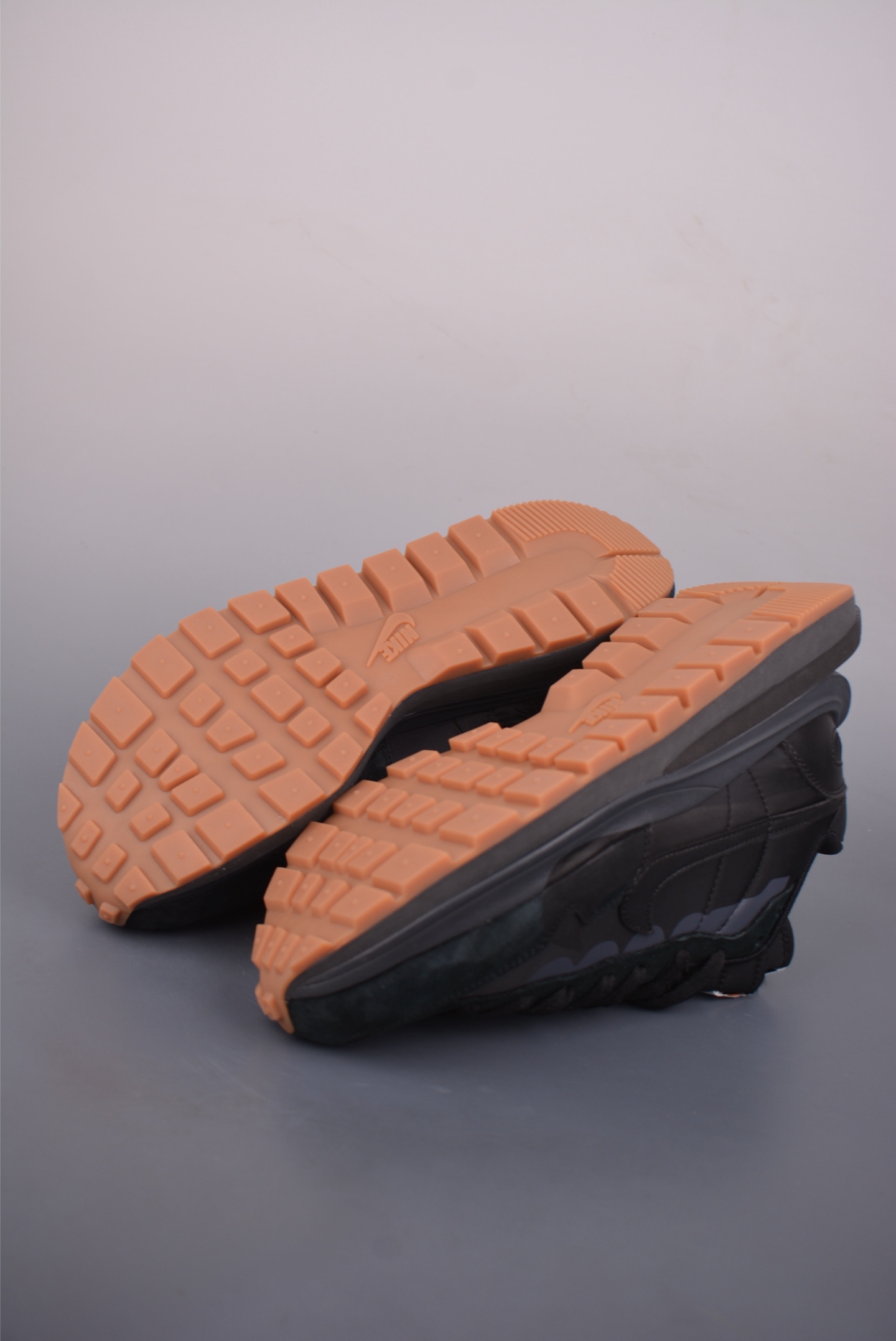 Sacai x NIKE VAPORWAFFLE 联名解构走秀款 DD1875-001 Sacai x NIKE VAPORWAFFLE 联名解构走秀款 DD1875-001