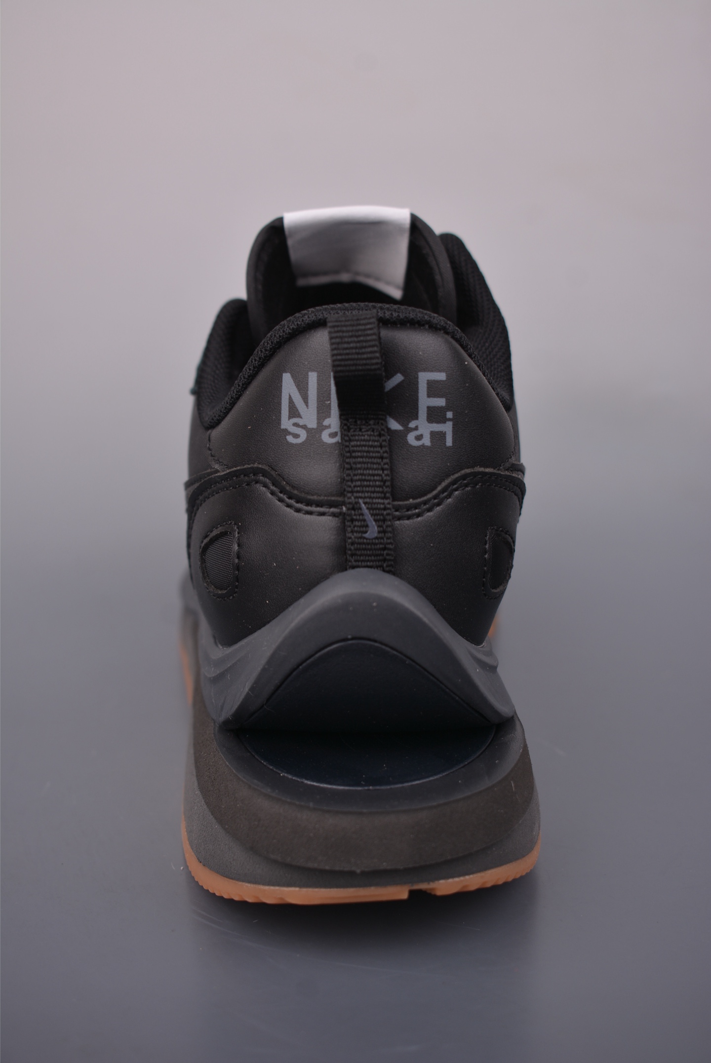 Sacai x NIKE VAPORWAFFLE 联名解构走秀款 DD1875-001 Sacai x NIKE VAPORWAFFLE 联名解构走秀款 DD1875-001