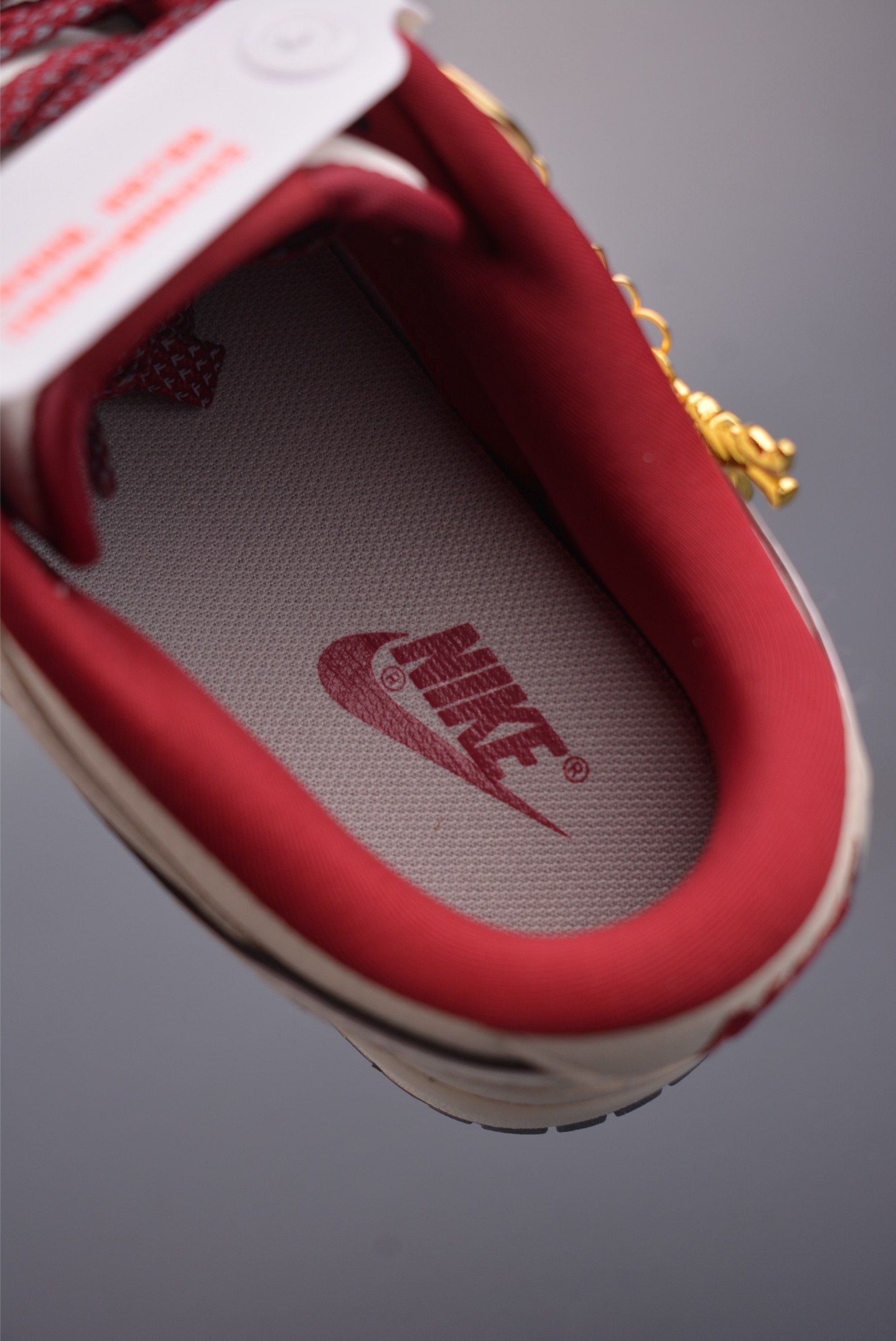 Nike SB Dunk Low 马年限定 MN1688-116 Nike SB Dunk Low 马年限定 MN1688-116