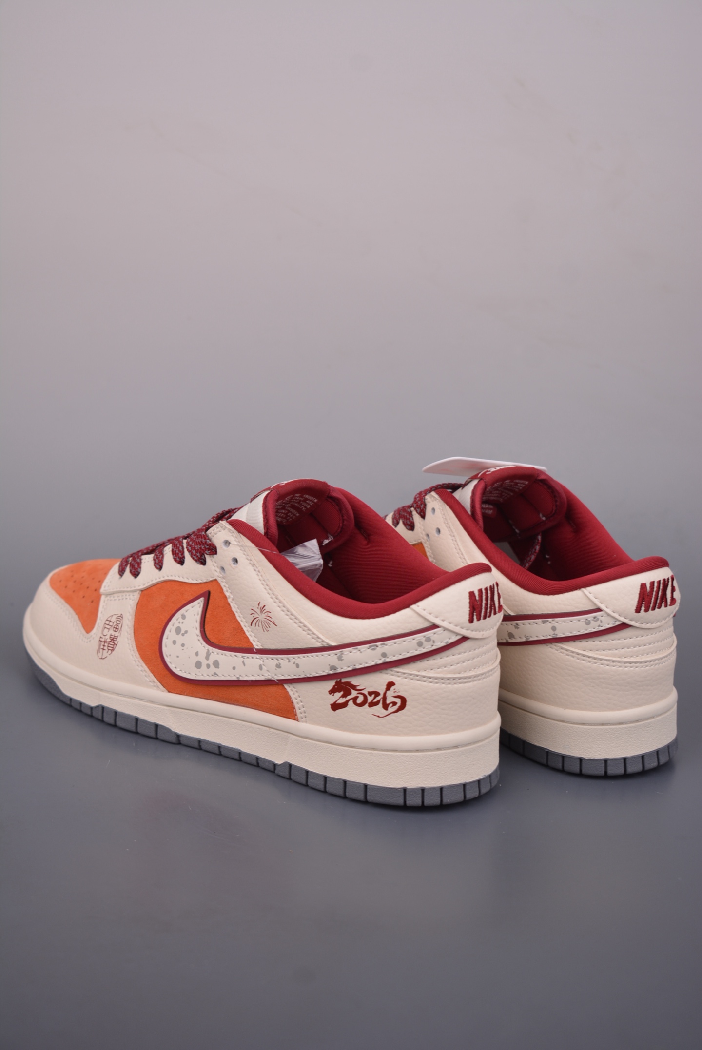 Nike SB Dunk Low 马年限定 MN1688-116 Nike SB Dunk Low 马年限定 MN1688-116