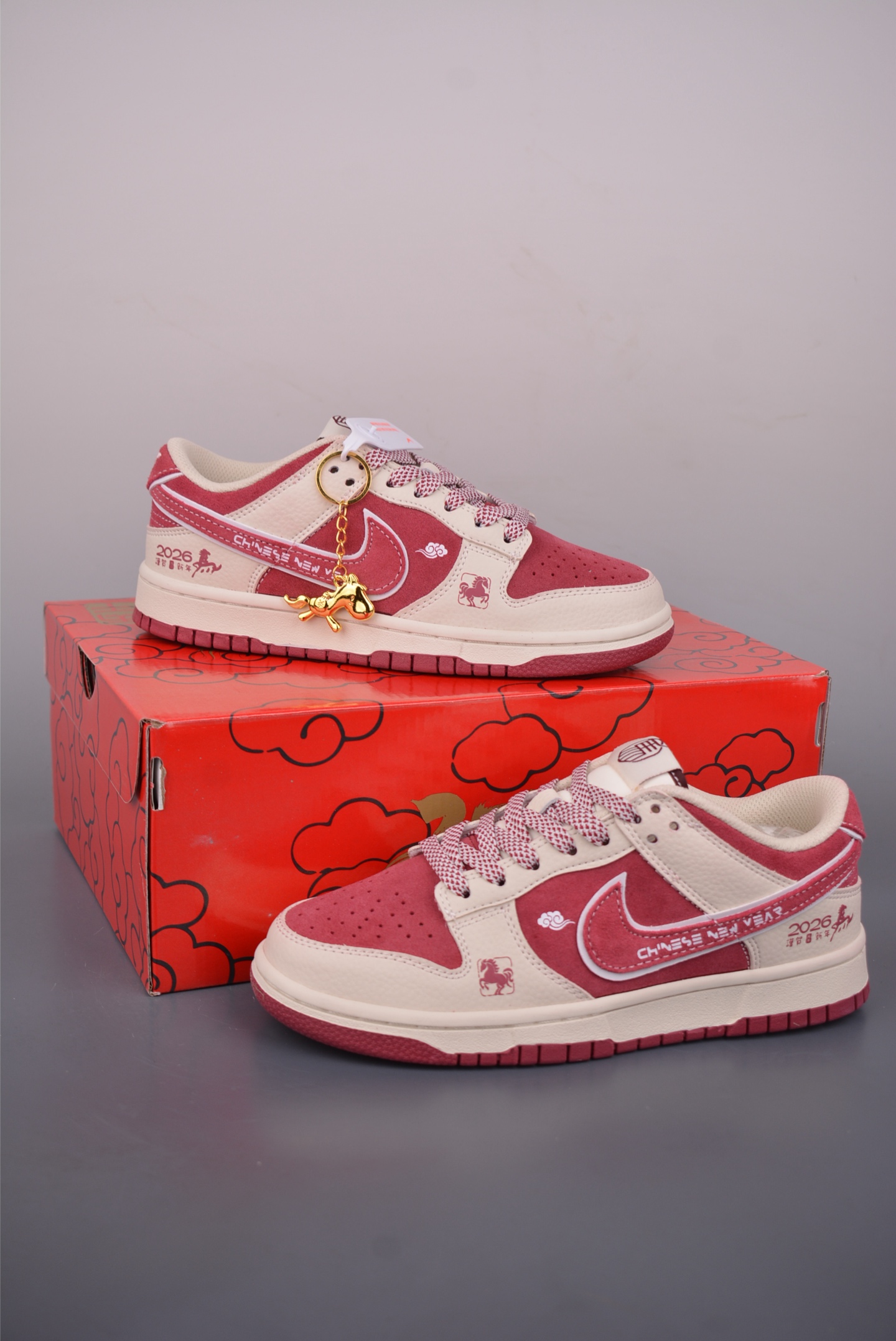 Nike SB Dunk Low 马年限定 DN3168-024-Top High Quatity Cheap Sneakers Fashion Clothing Clothes Bags handbags Shoes of all Brand wholesale With The best Quality And Beautiful Price from China Factory Chinese suppliers wholesaler seller Nike SB Dunk Low 马年限定 DN3168-024