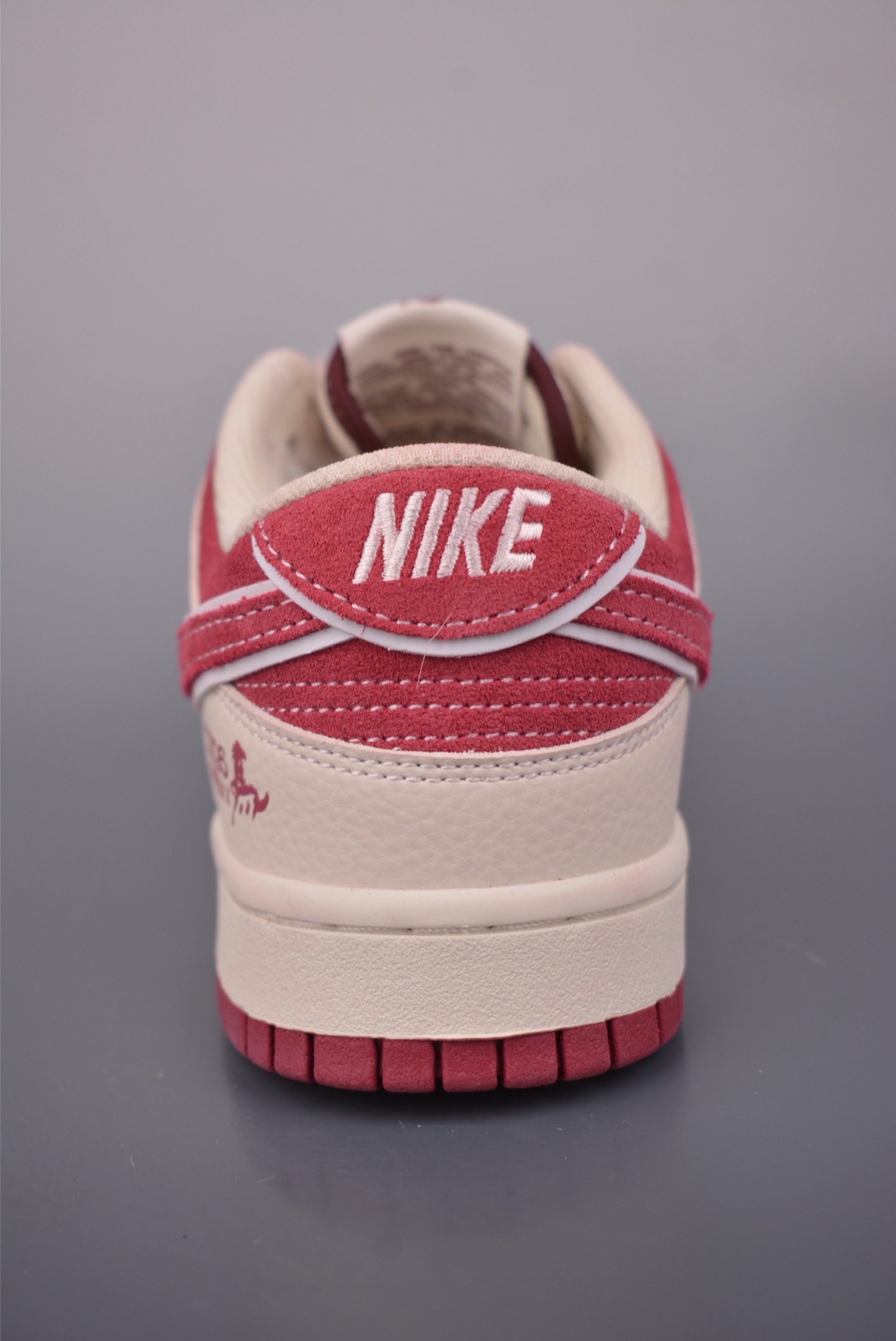 Nike SB Dunk Low 马年限定 DN3168-024-Top High Quatity Cheap Sneakers Fashion Clothing Clothes Bags handbags Shoes of all Brand wholesale With The best Quality And Beautiful Price from China Factory Chinese suppliers wholesaler seller Nike SB Dunk Low 马年限定 DN3168-024
