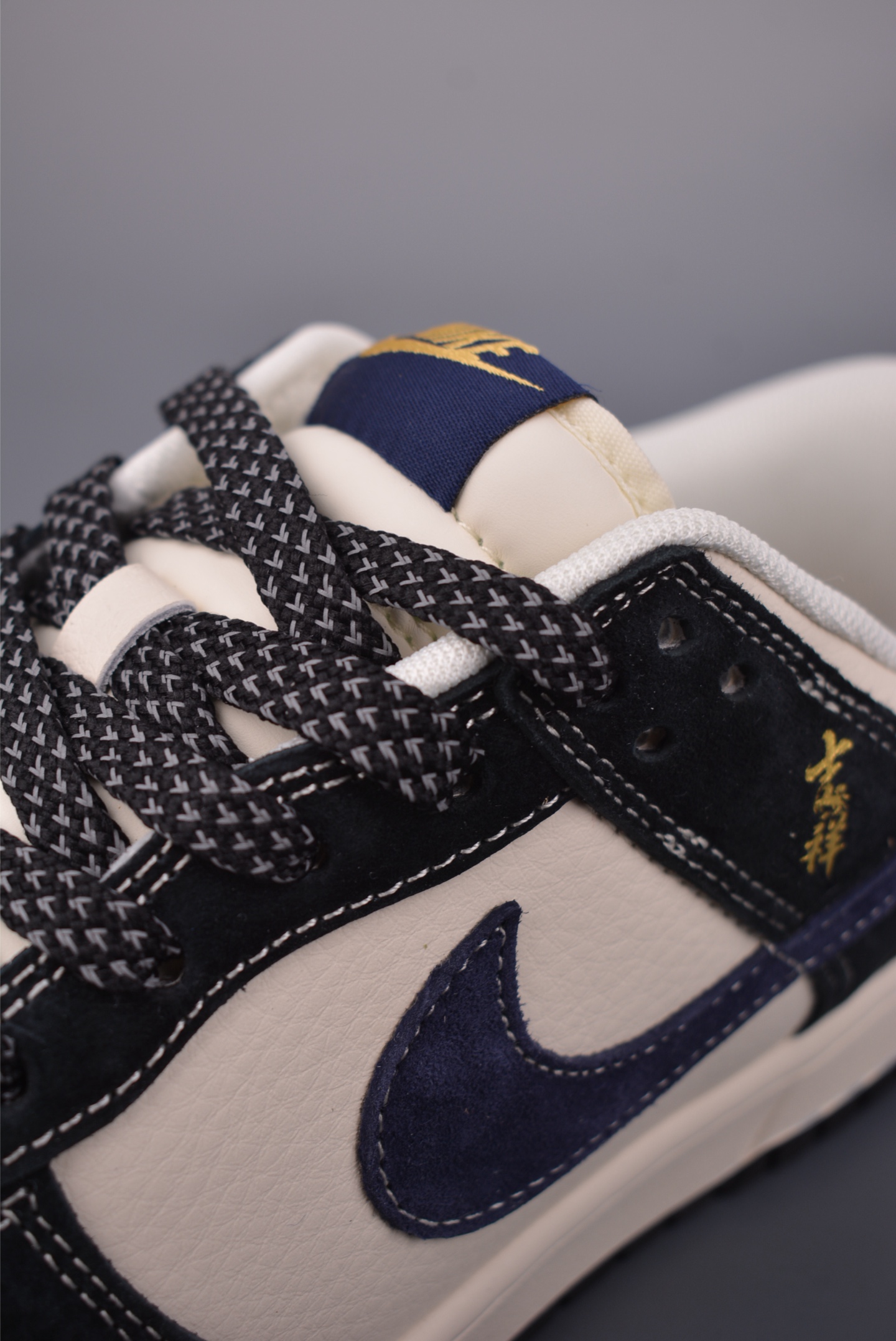 Nike SB Dunk Low 马年限定 SD6868-112 Nike SB Dunk Low 马年限定 SD6868-112