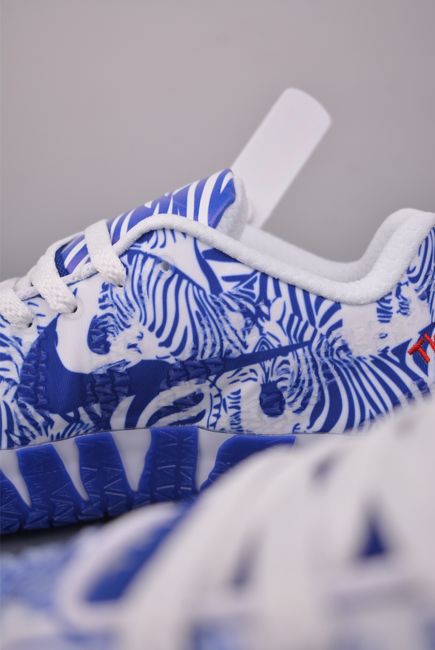 280 NIKE JA3 EP 莫兰特三代 马年限定 实战低帮篮球鞋 HF2794-005-Chinese UA Cheap High Quatity Brand Clothes Bags handbags Sneakers wholesale wholesaler seller from China Factory suppliers Fashion Clothing Shoes best Quality Beautiful Price 280 NIKE JA3 EP 莫兰特三代 马年限定 实战低帮篮球鞋 HF2794-005