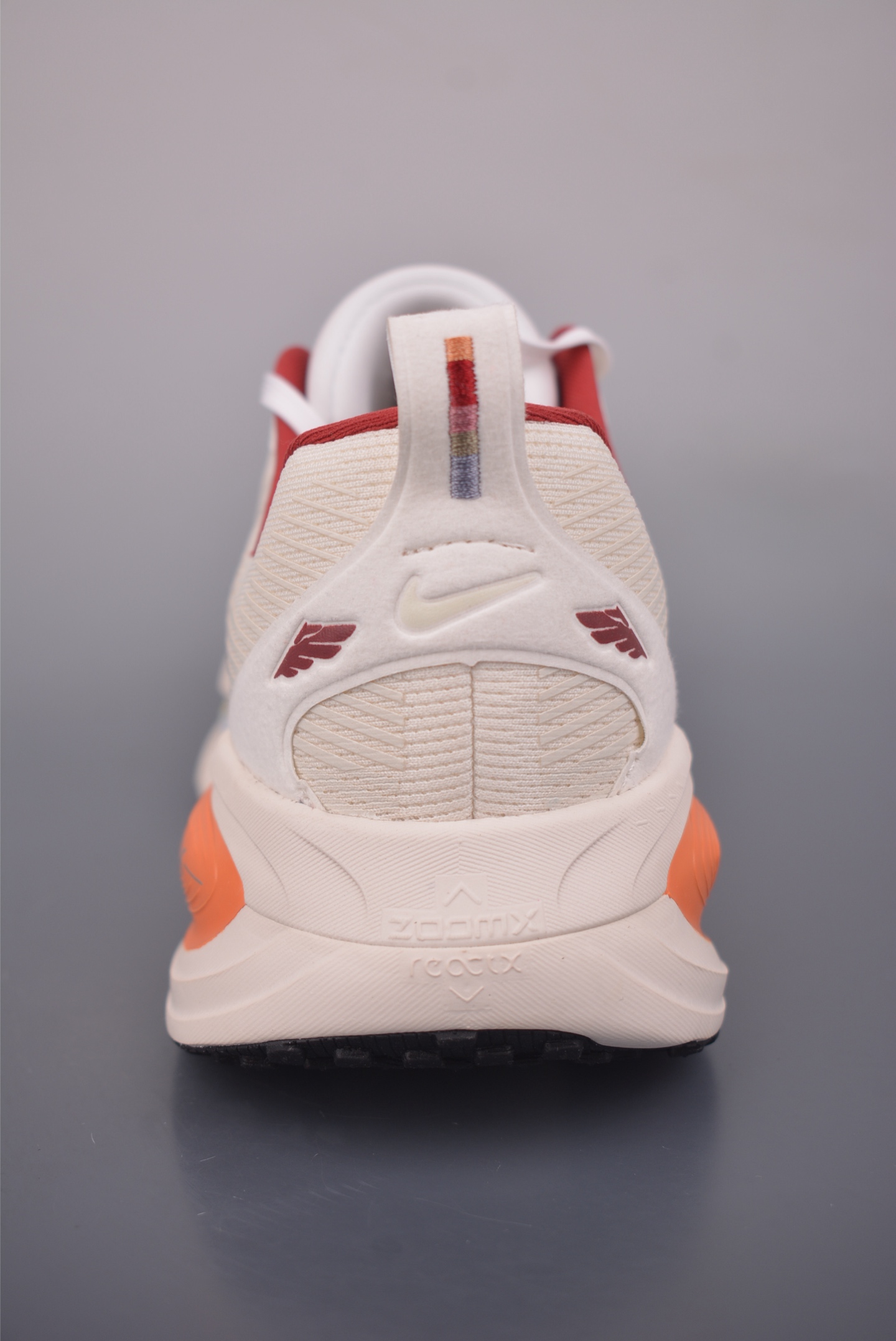 Nike Air Zoom Vomero Plus IQ1131-120-Top High Quatity Cheap Sneakers Fashion Clothing Clothes Bags handbags Shoes of all Brand wholesale With The best Quality And Beautiful Price from China Factory Chinese suppliers wholesaler seller Nike Air Zoom Vomero Plus IQ1131-120