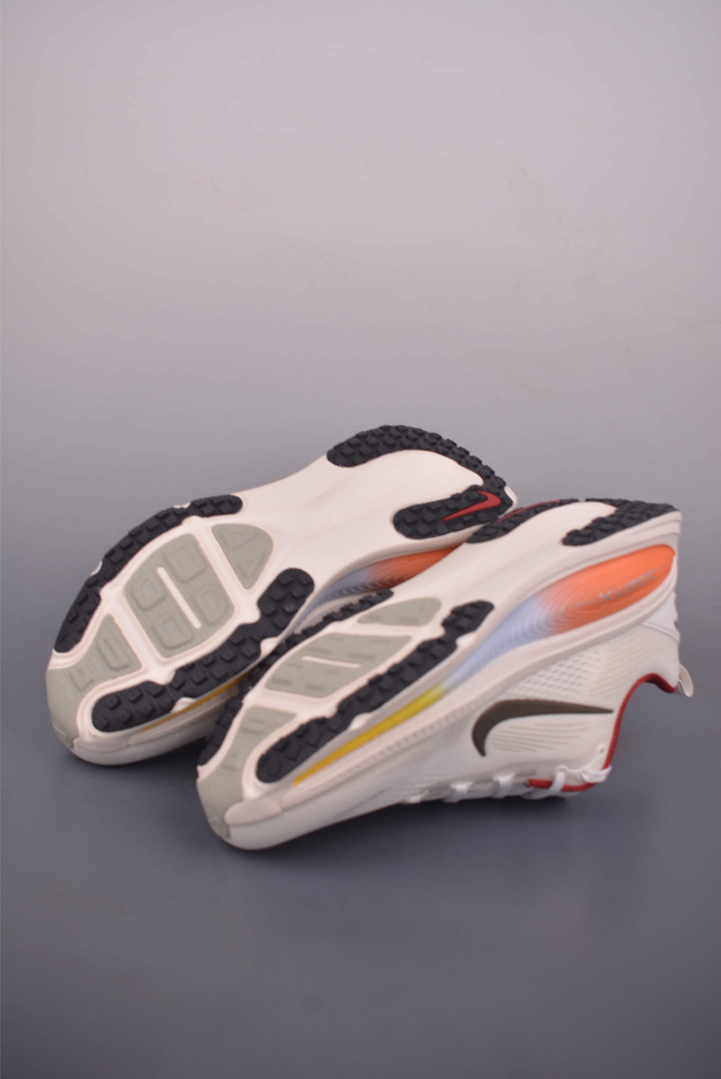Nike Air Zoom Vomero Plus IQ1131-120-Top High Quatity Cheap Sneakers Fashion Clothing Clothes Bags handbags Shoes of all Brand wholesale With The best Quality And Beautiful Price from China Factory Chinese suppliers wholesaler seller Nike Air Zoom Vomero Plus IQ1131-120
