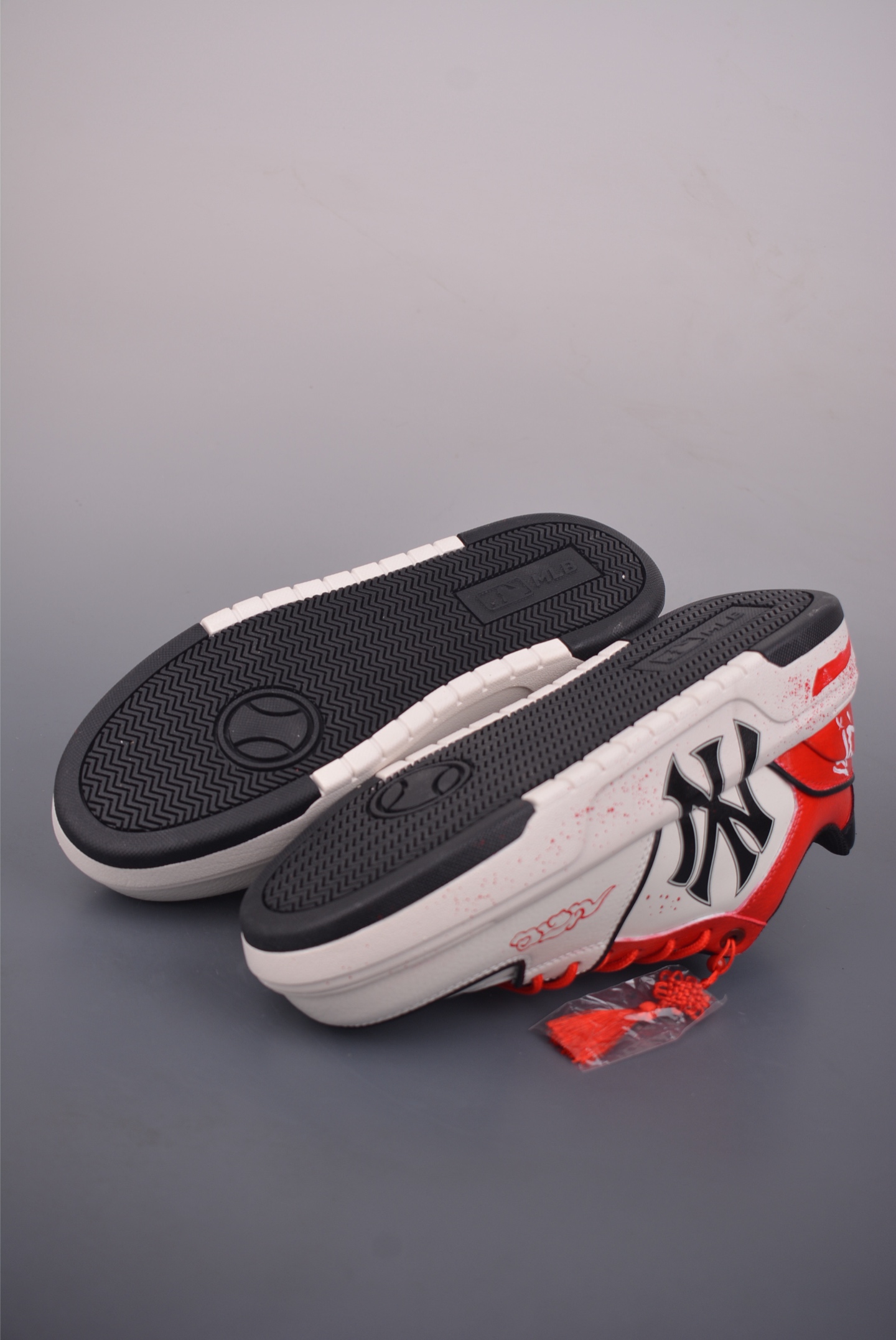 280 MLB CHUNKY 印花网红老爹鞋 涂鸦恶作剧 3ASXCA12N-Chinese UA Cheap High Quatity Brand Clothes Bags handbags Sneakers wholesale wholesaler seller from China Factory suppliers Fashion Clothing Shoes best Quality Beautiful Price 280 MLB CHUNKY 印花网红老爹鞋 涂鸦恶作剧 3ASXCA12N