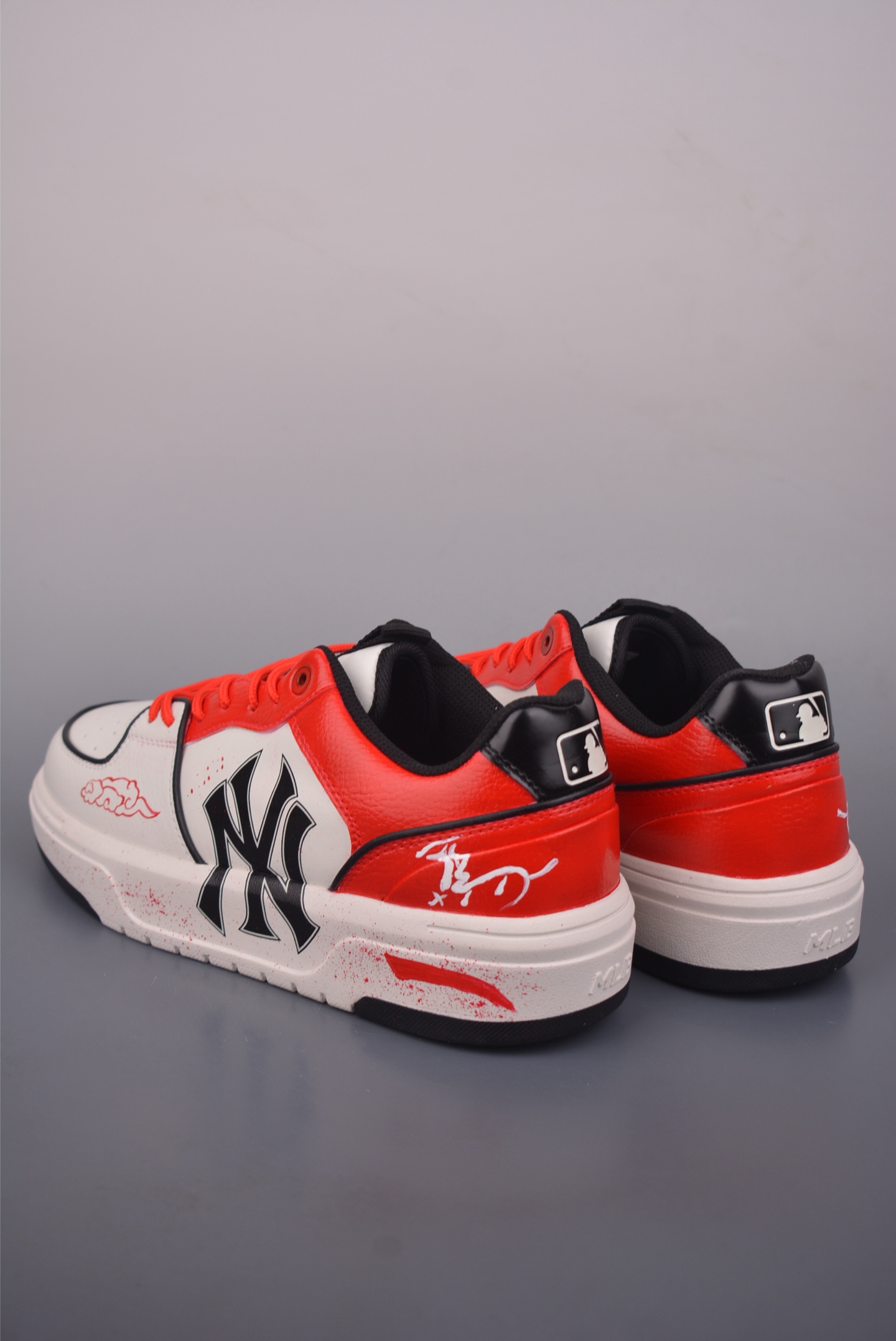 280 MLB CHUNKY 印花网红老爹鞋 涂鸦恶作剧 3ASXCA12N-Chinese UA Cheap High Quatity Brand Clothes Bags handbags Sneakers wholesale wholesaler seller from China Factory suppliers Fashion Clothing Shoes best Quality Beautiful Price 280 MLB CHUNKY 印花网红老爹鞋 涂鸦恶作剧 3ASXCA12N