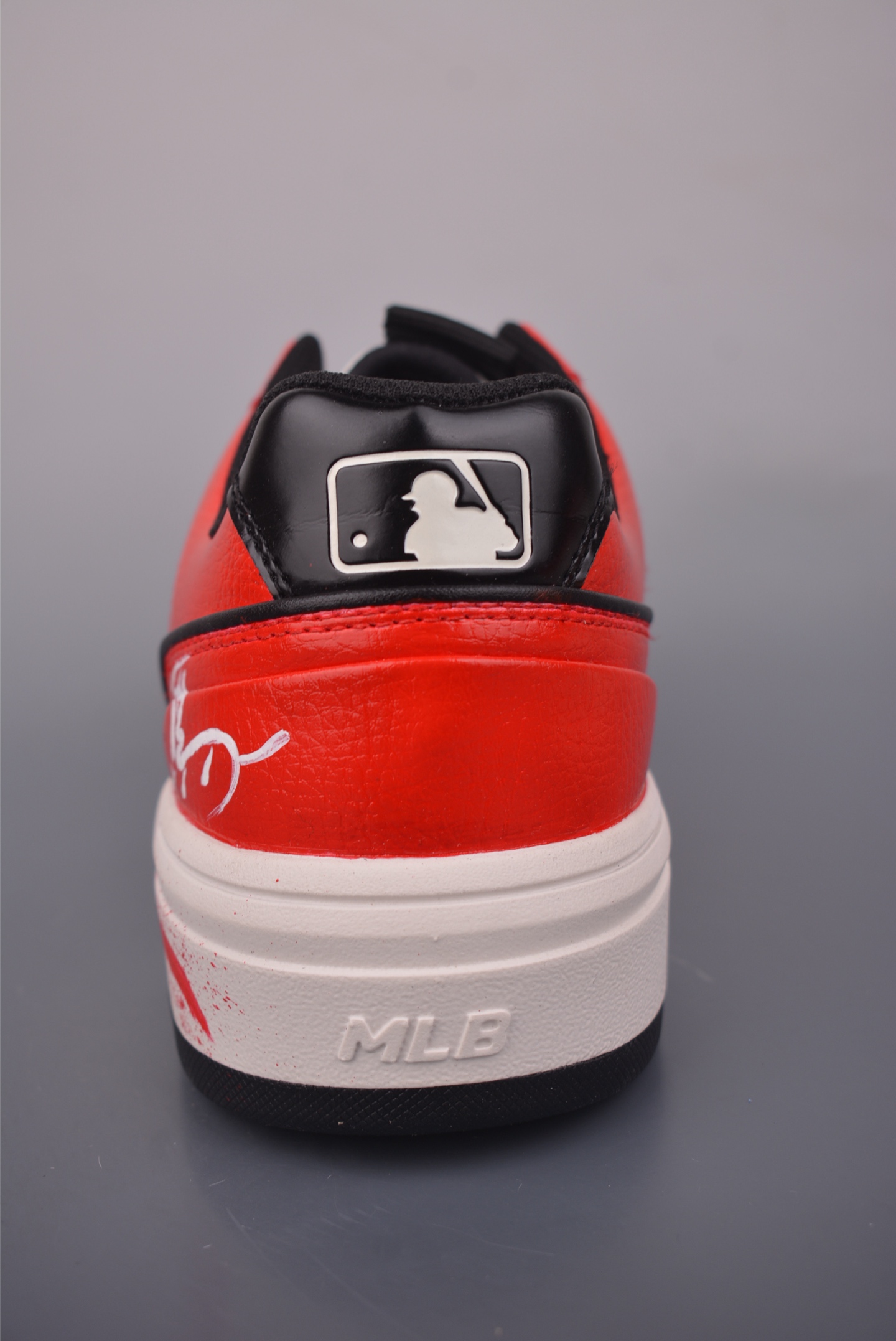 280 MLB CHUNKY 印花网红老爹鞋 涂鸦恶作剧 3ASXCA12N-Chinese UA Cheap High Quatity Brand Clothes Bags handbags Sneakers wholesale wholesaler seller from China Factory suppliers Fashion Clothing Shoes best Quality Beautiful Price 280 MLB CHUNKY 印花网红老爹鞋 涂鸦恶作剧 3ASXCA12N