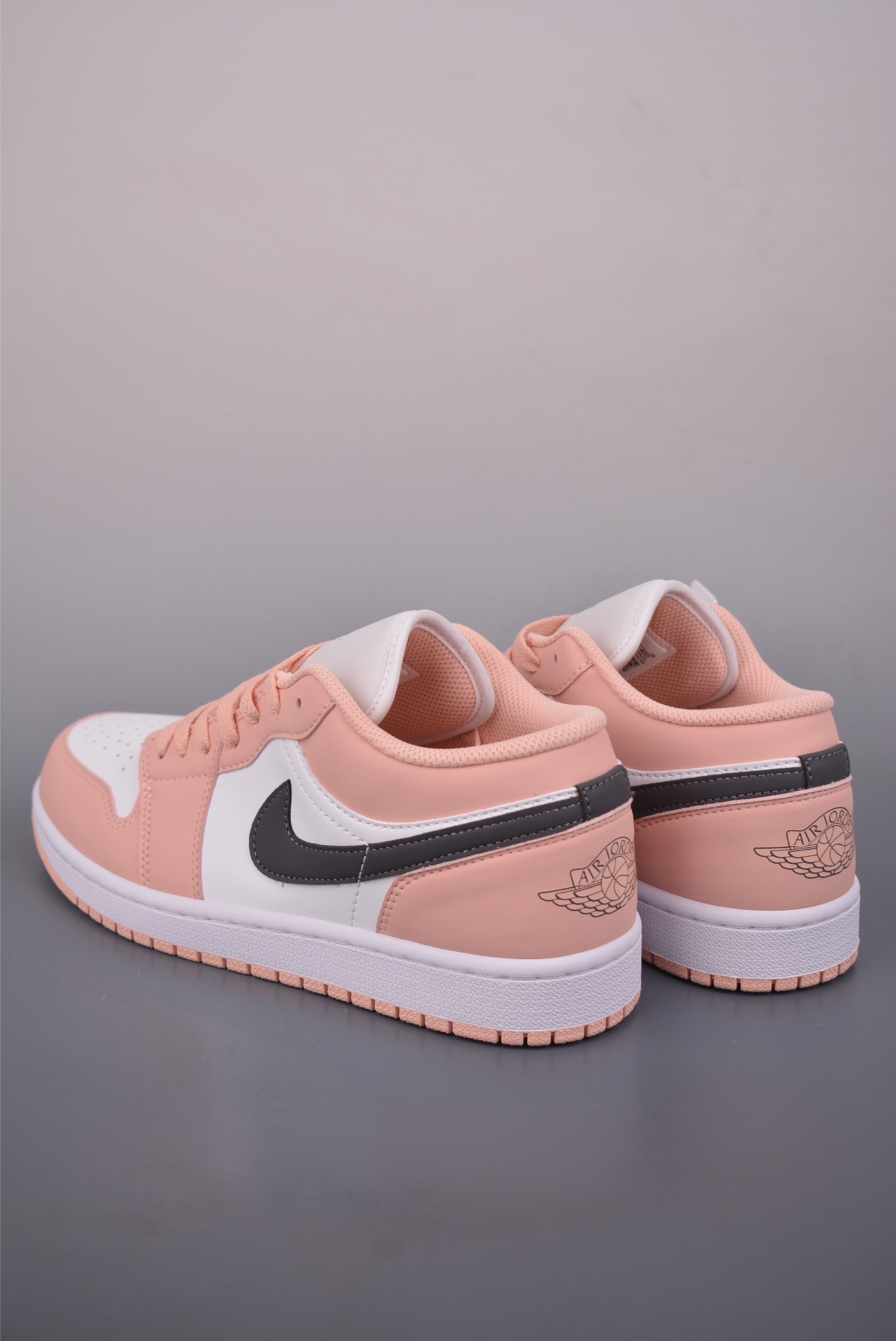 Air Jordan 1 Low 北极粉 AJ1乔1低帮休闲板鞋 553560-800-Top High Quatity Cheap Sneakers Fashion Clothing Clothes Bags handbags Shoes of all Brand wholesale With The best Quality And Beautiful Price from China Factory Chinese suppliers wholesaler seller Air Jordan 1 Low 北极粉 AJ1乔1低帮休闲板鞋 553560-800