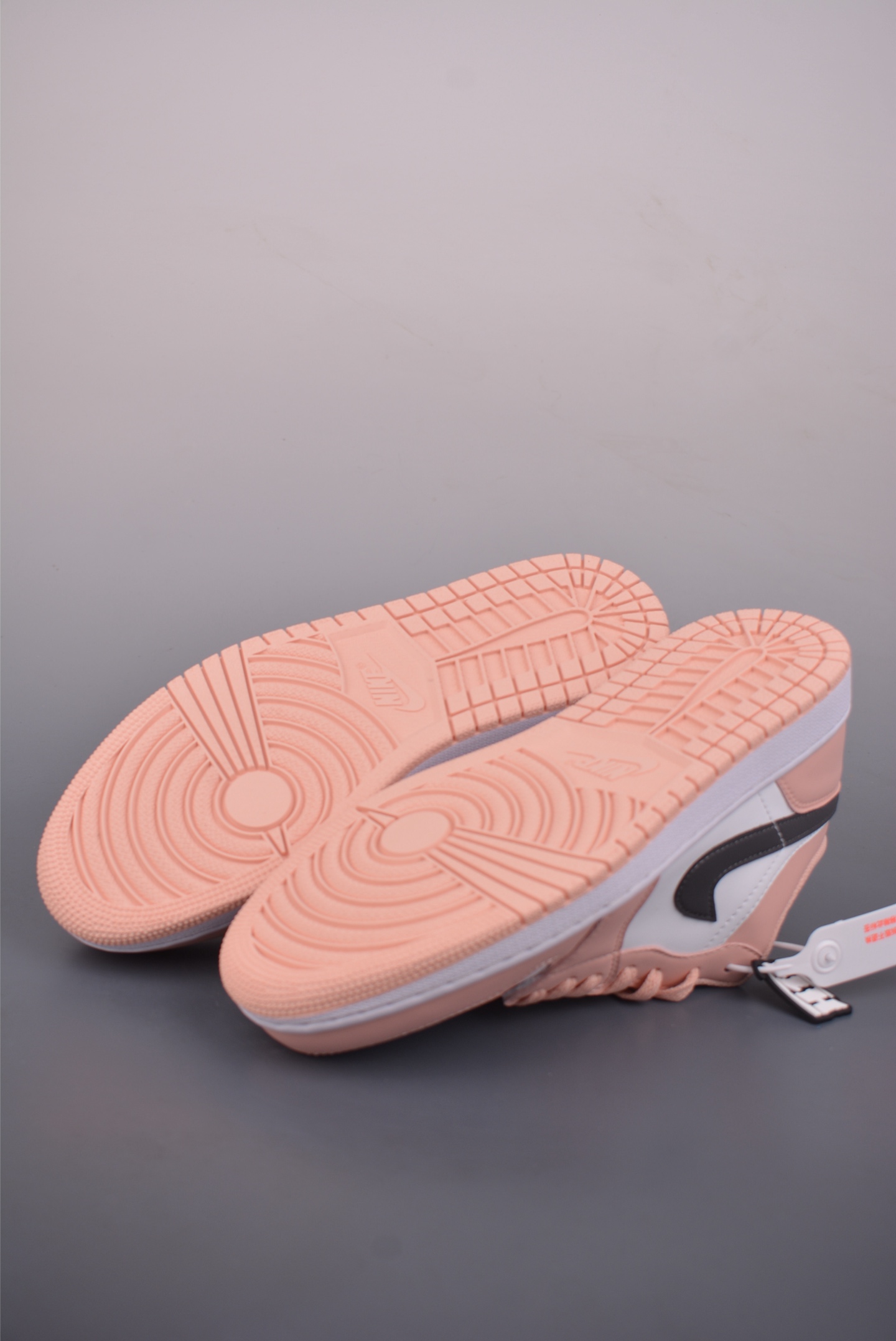 Air Jordan 1 Low 北极粉 AJ1乔1低帮休闲板鞋 553560-800-Top High Quatity Cheap Sneakers Fashion Clothing Clothes Bags handbags Shoes of all Brand wholesale With The best Quality And Beautiful Price from China Factory Chinese suppliers wholesaler seller Air Jordan 1 Low 北极粉 AJ1乔1低帮休闲板鞋 553560-800