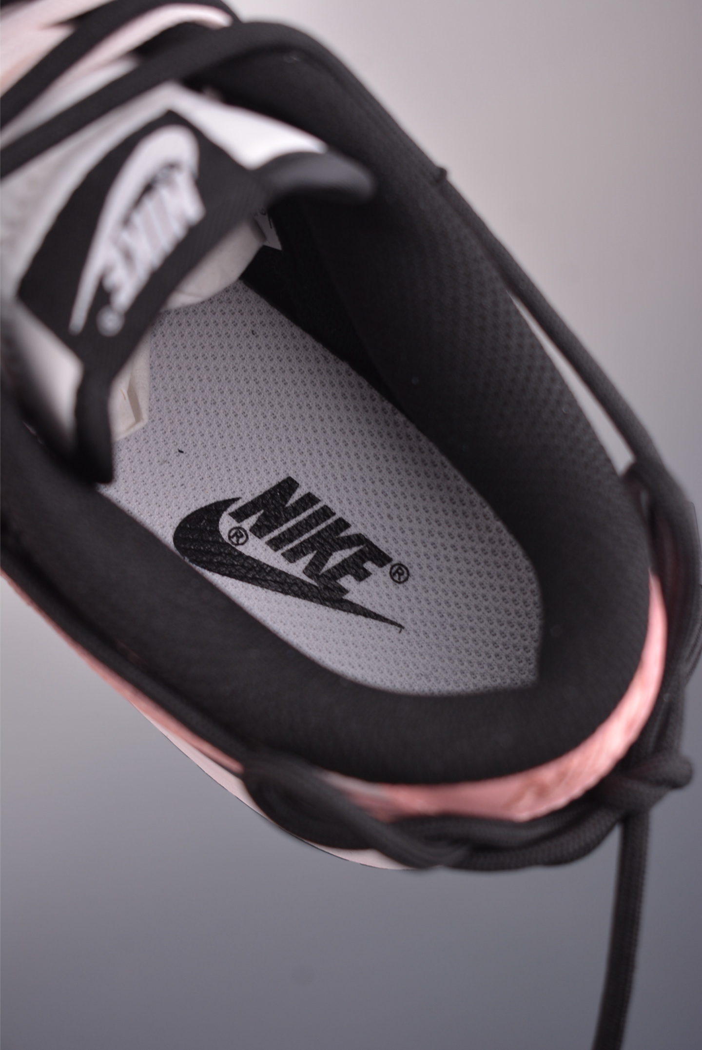 Nike SB Dunk Low 黑粉 解构绑带 BP1120-059 Nike SB Dunk Low 黑粉 解构绑带 BP1120-059