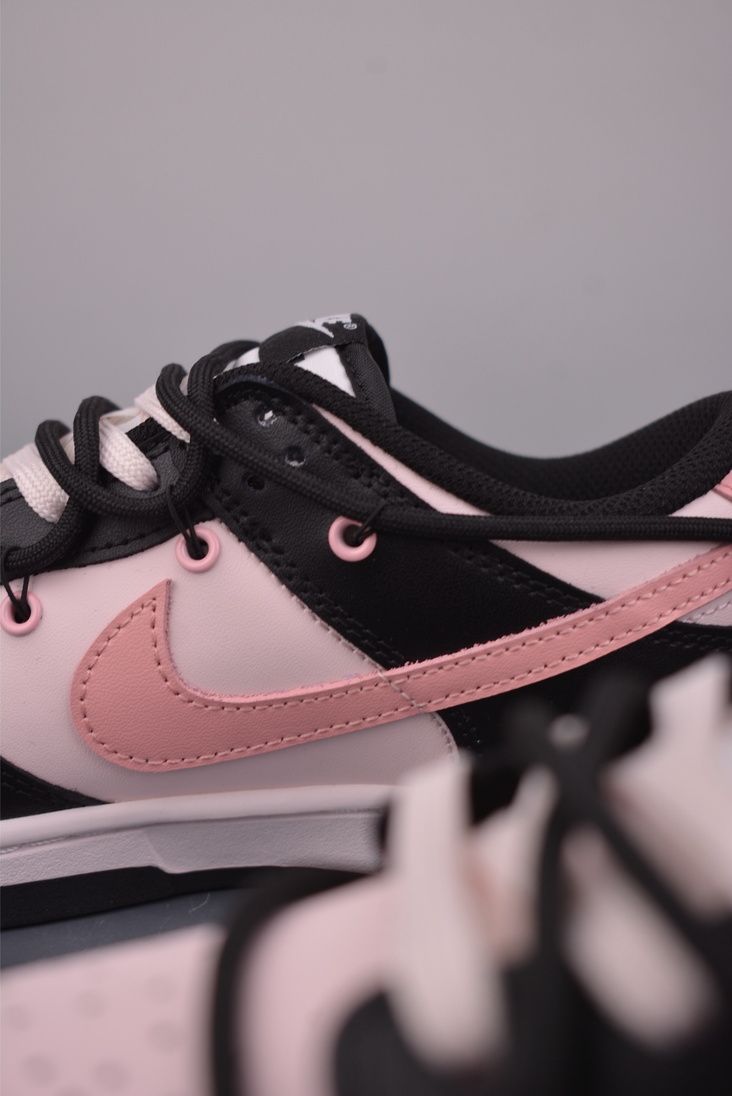 Nike SB Dunk Low 黑粉 解构绑带 BP1120-059 Nike SB Dunk Low 黑粉 解构绑带 BP1120-059