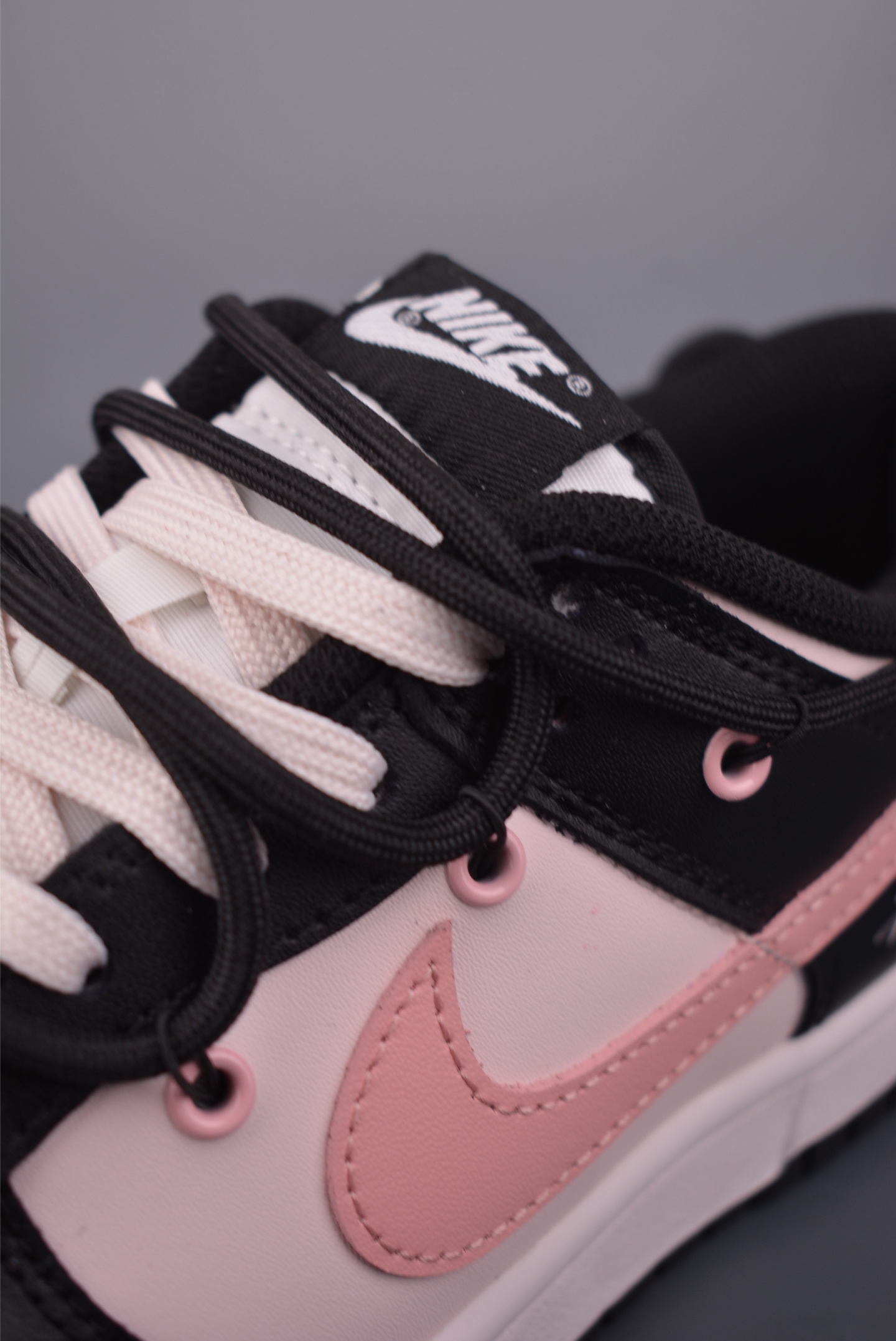 Nike SB Dunk Low 黑粉 解构绑带 BP1120-059 Nike SB Dunk Low 黑粉 解构绑带 BP1120-059