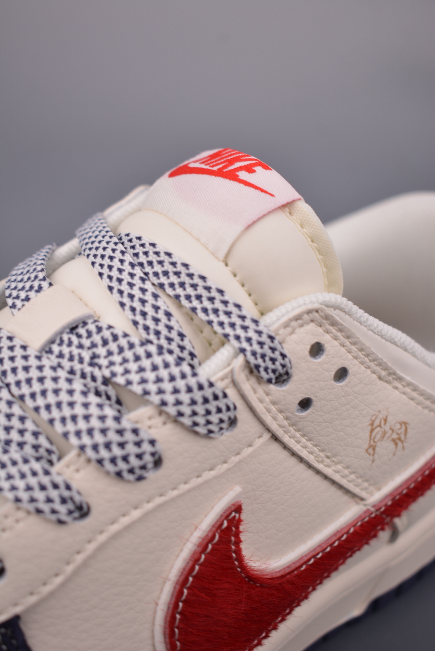 Nike SB Dunk Low 马年限定 SD6868-111 Nike SB Dunk Low 马年限定 SD6868-111