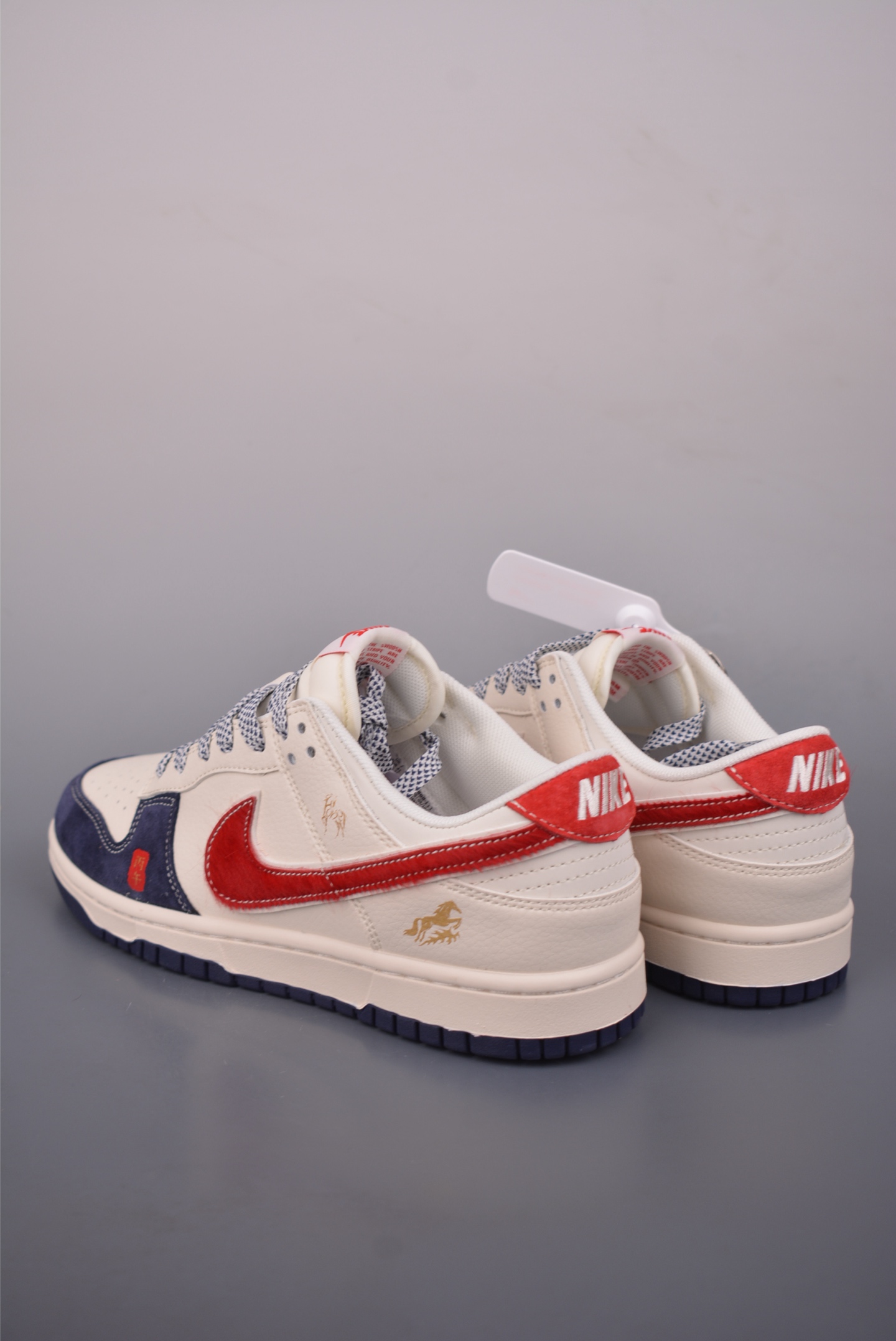 Nike SB Dunk Low 马年限定 SD6868-111 Nike SB Dunk Low 马年限定 SD6868-111