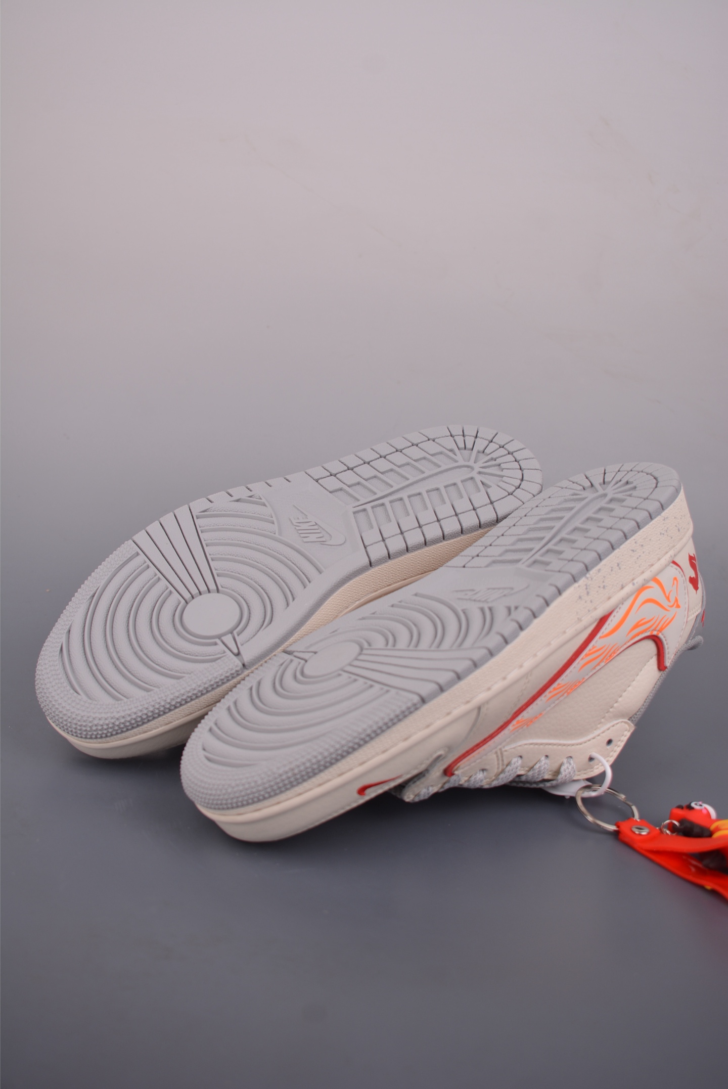 Fragment x Travis Scott x 马年限定 Air Jordan 1 Low 三方联名倒钩 JY6988-126