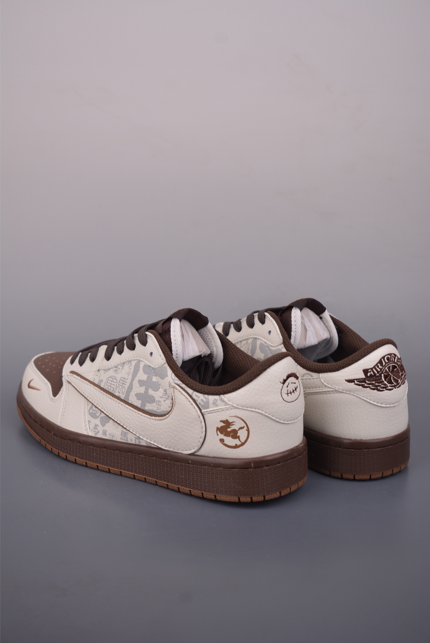 Fragment x Travis Scott x 马年限定 Air Jordan 1 Low 三方联名倒钩 NH0601-061-Top High Quatity Cheap Sneakers Fashion Clothing Clothes Bags handbags Shoes of all Brand wholesale With The best Quality And Beautiful Price from China Factory Chinese suppliers wholesaler seller Fragment x Travis Scott x 马年限定 Air Jordan 1 Low 三方联名倒钩 NH0601-061