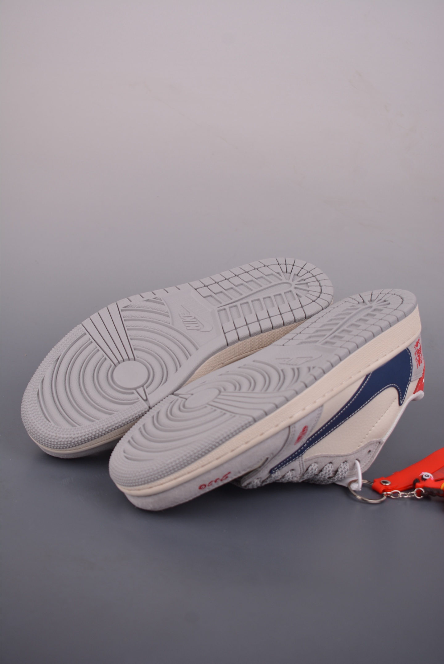 Fragment x Travis Scott x 马年限定 Air Jordan 1 Low 三方联名倒钩 ZH2598-903-Top High Quatity Cheap Sneakers Fashion Clothing Clothes Bags handbags Shoes of all Brand wholesale With The best Quality And Beautiful Price from China Factory Chinese suppliers wholesaler seller Fragment x Travis Scott x 马年限定 Air Jordan 1 Low 三方联名倒钩 ZH2598-903