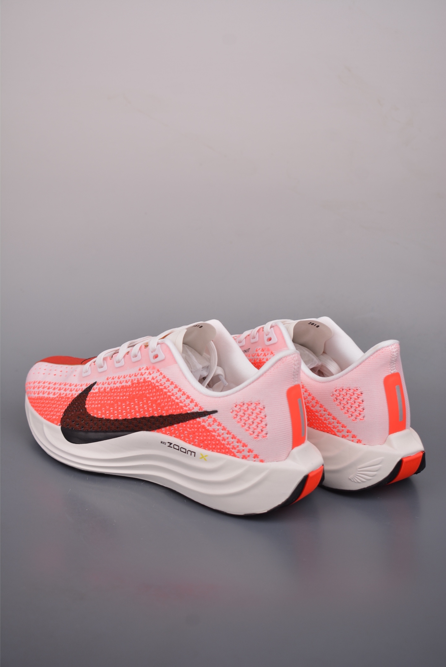 Nike Air Zoom Pegasus PLUS 运动跑鞋 FQ7262-103