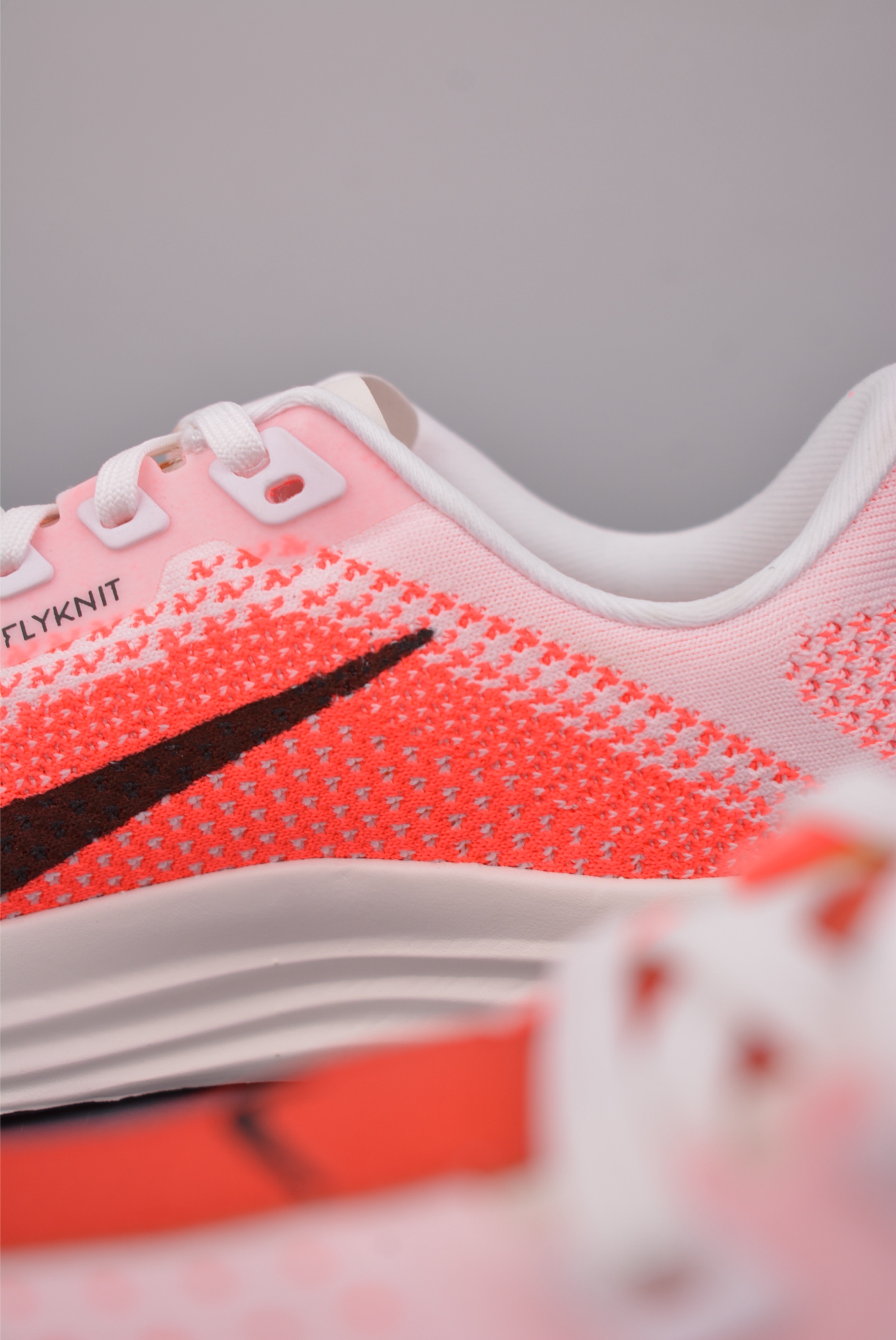 Nike Air Zoom Pegasus PLUS 运动跑鞋 FQ7262-103