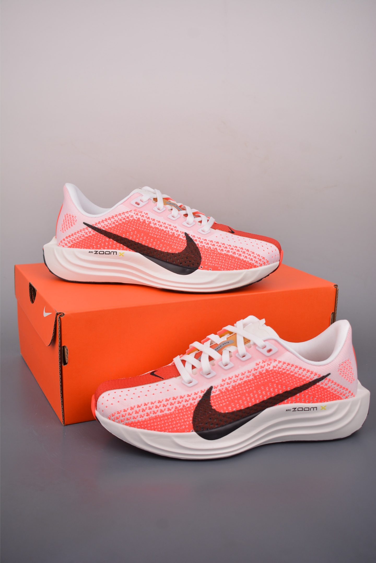 Nike Air Zoom Pegasus PLUS 运动跑鞋 FQ7262-103