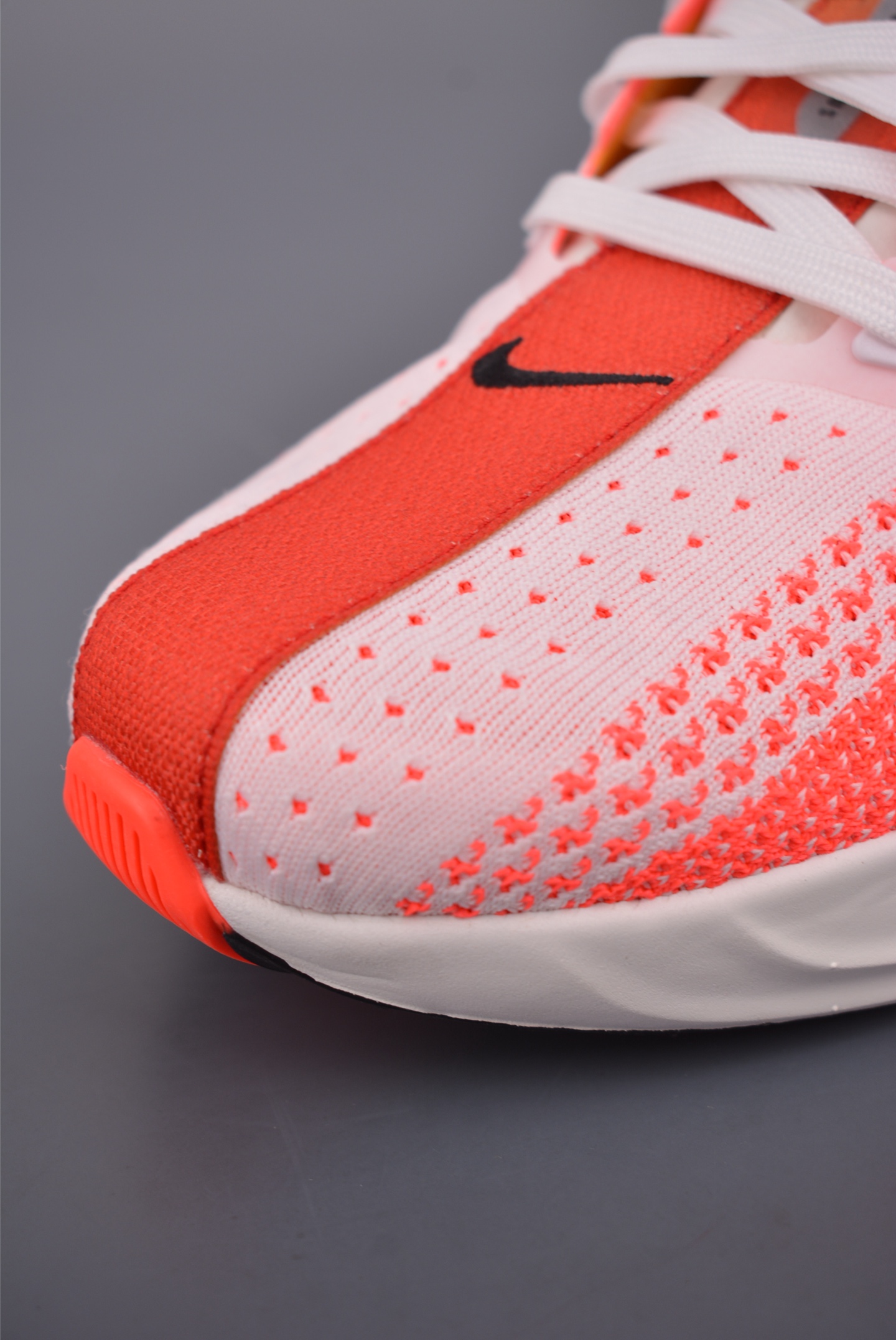 Nike Air Zoom Pegasus PLUS 运动跑鞋 FQ7262-103