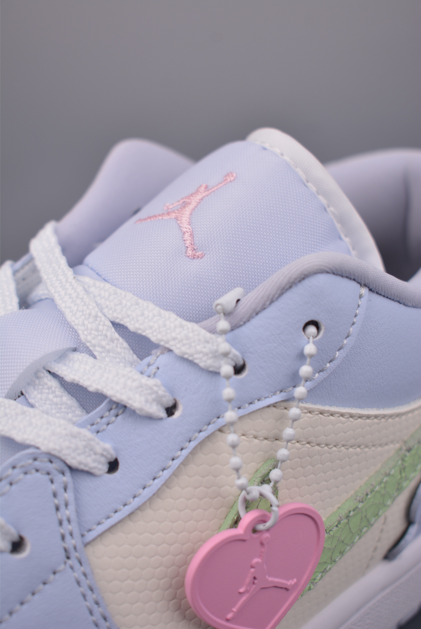 Air Jordan 1 Low 情人节限定 AJ1乔1低帮休闲板鞋 IB7113-40-Top High Quatity Cheap Sneakers Fashion Clothing Clothes Bags handbags Shoes of all Brand wholesale With The best Quality And Beautiful Price from China Factory Chinese suppliers wholesaler seller Air Jordan 1 Low 情人节限定 AJ1乔1低帮休闲板鞋 IB7113-40