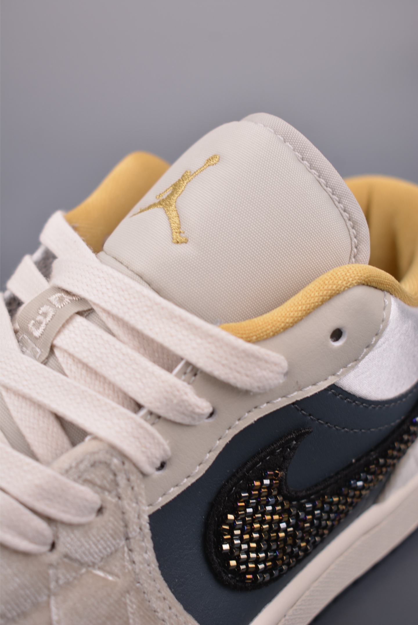 Air Jordan 1 Low 黑灰 AJ1乔1低帮休闲板鞋 DV1762-001 Air Jordan 1 Low 黑灰 AJ1乔1低帮休闲板鞋 DV1762-001